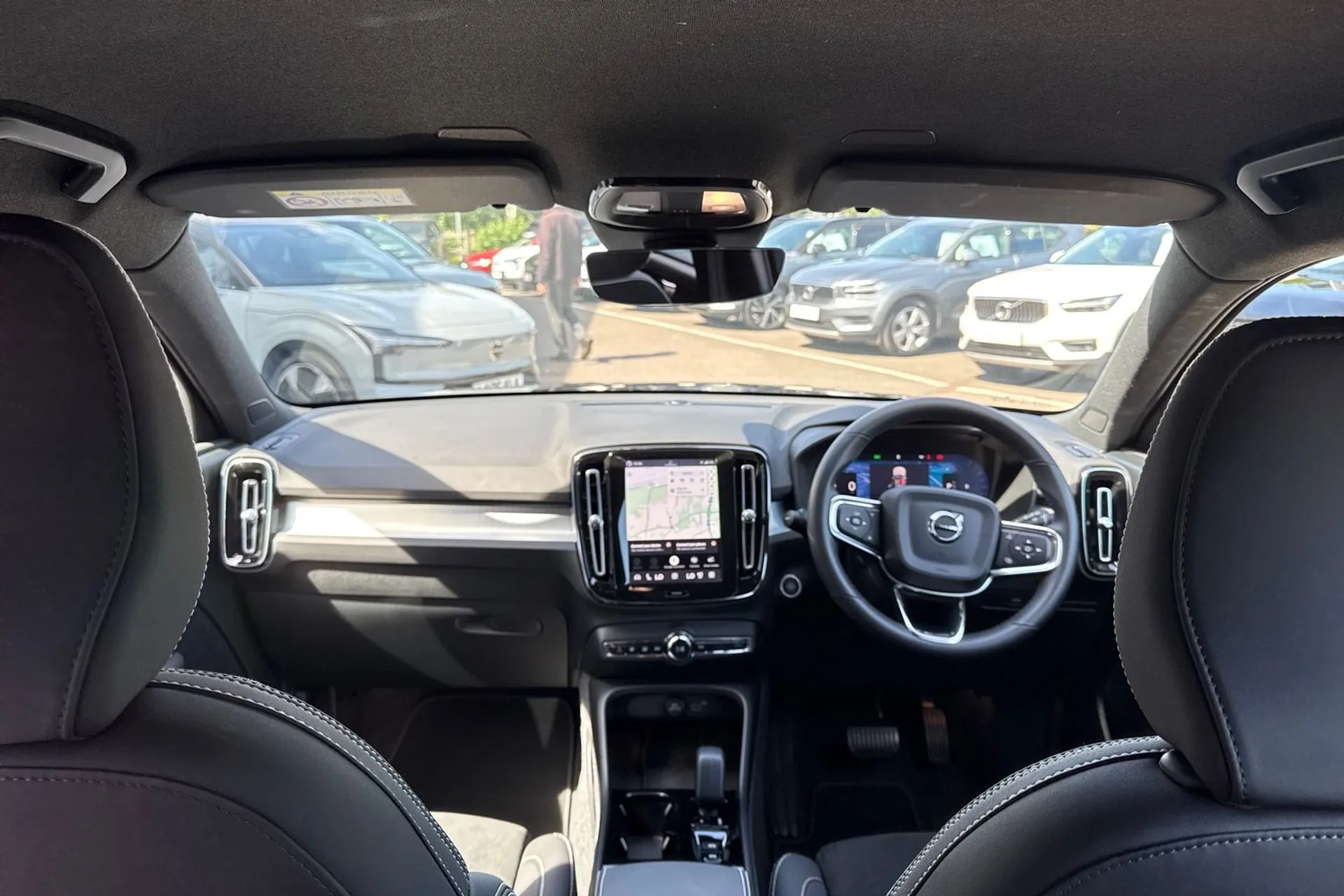 Volvo XC40 thumbnail image number 3