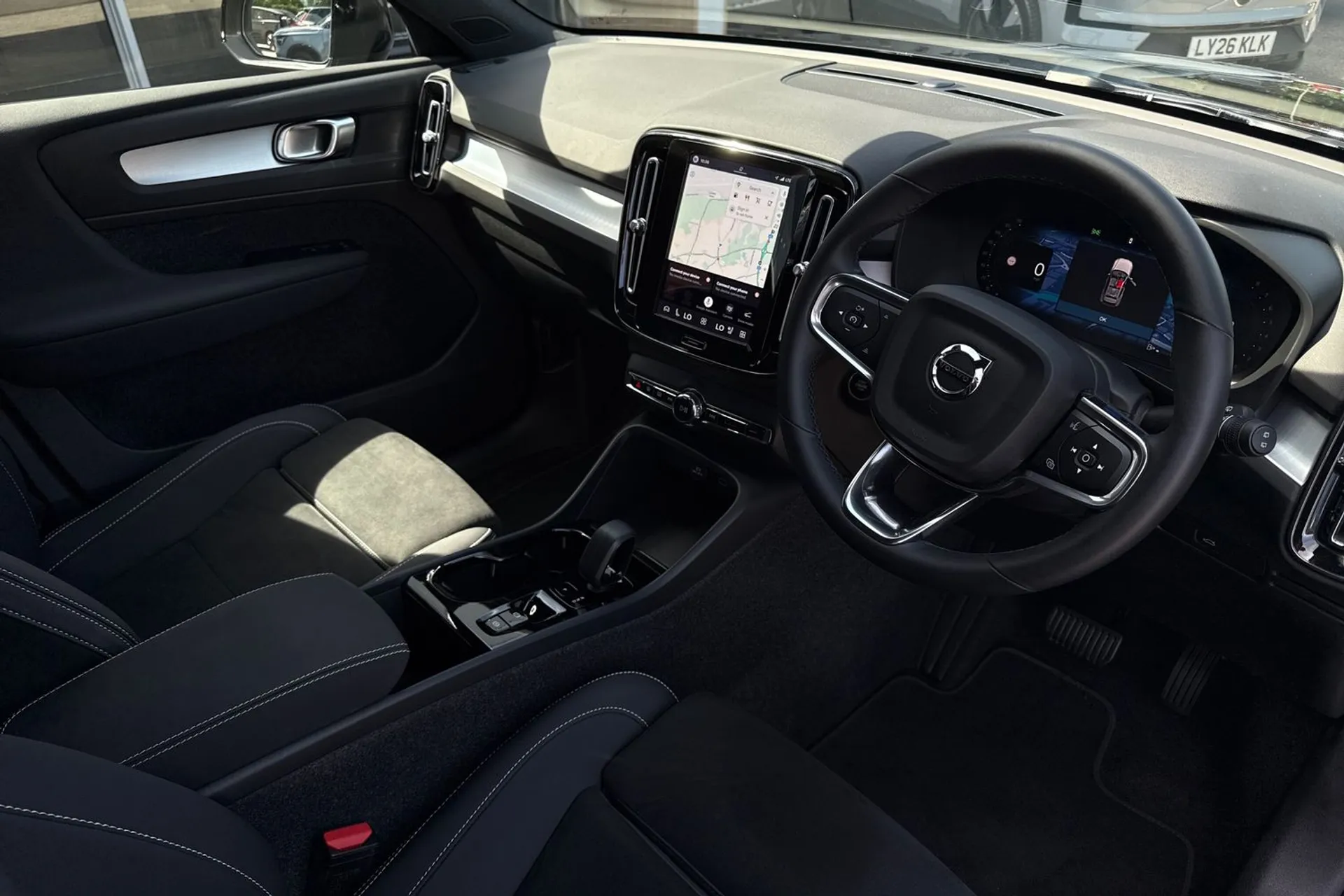 Volvo XC40 thumbnail image number 6