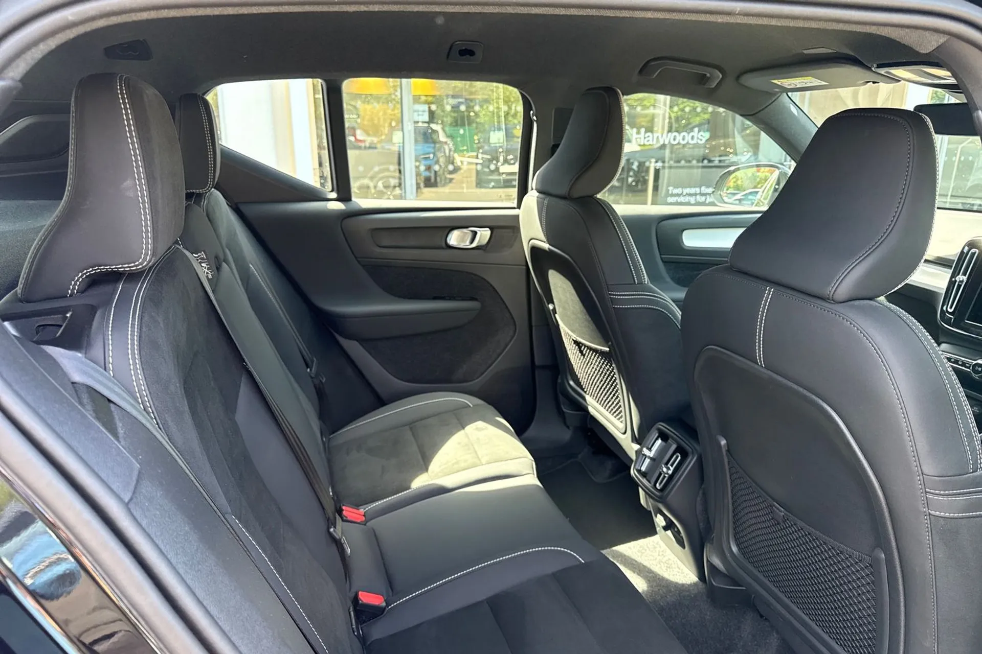 Volvo XC40 thumbnail image number 23