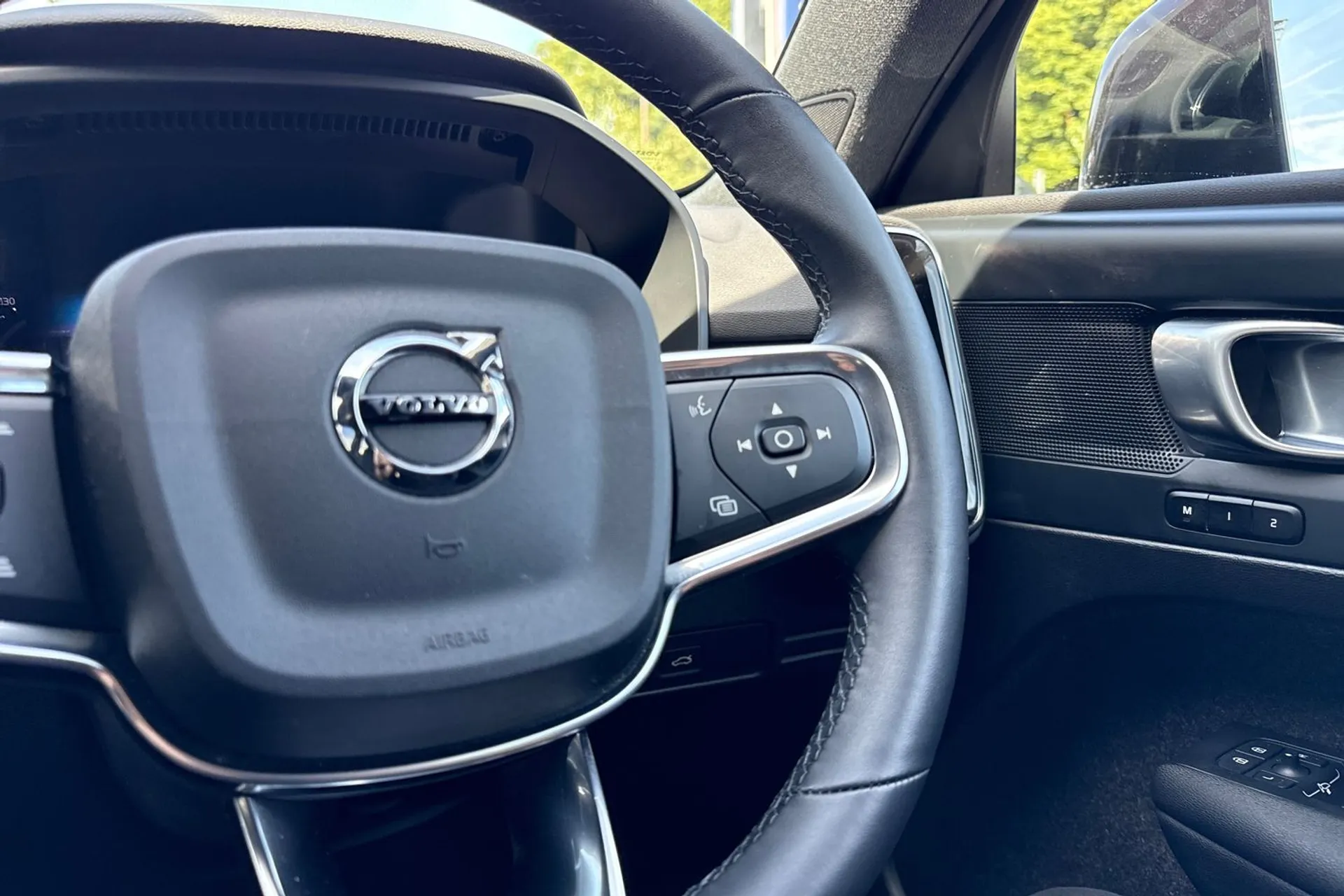 Volvo XC40 thumbnail image number 37