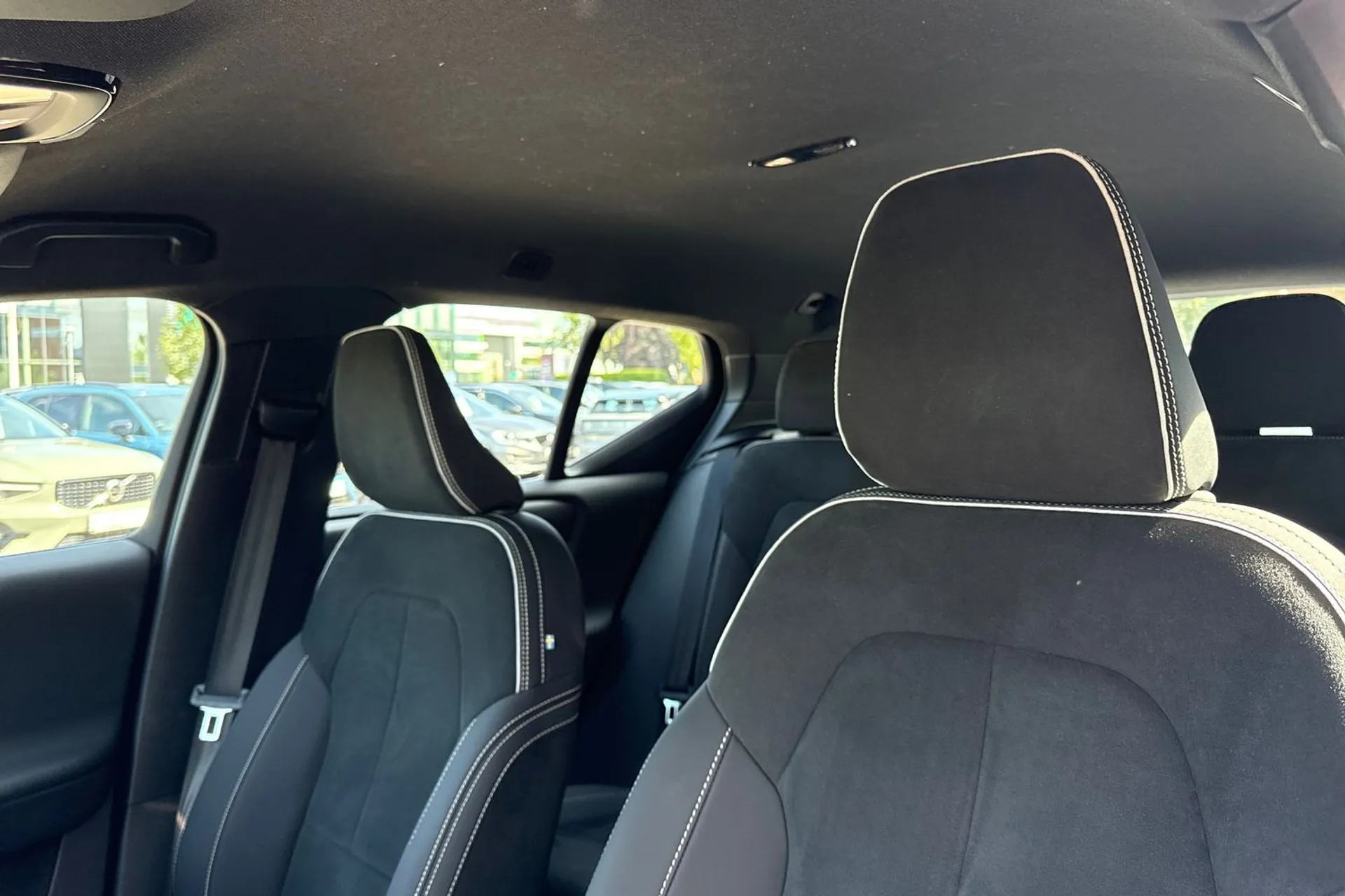 Volvo XC40 thumbnail image number 29