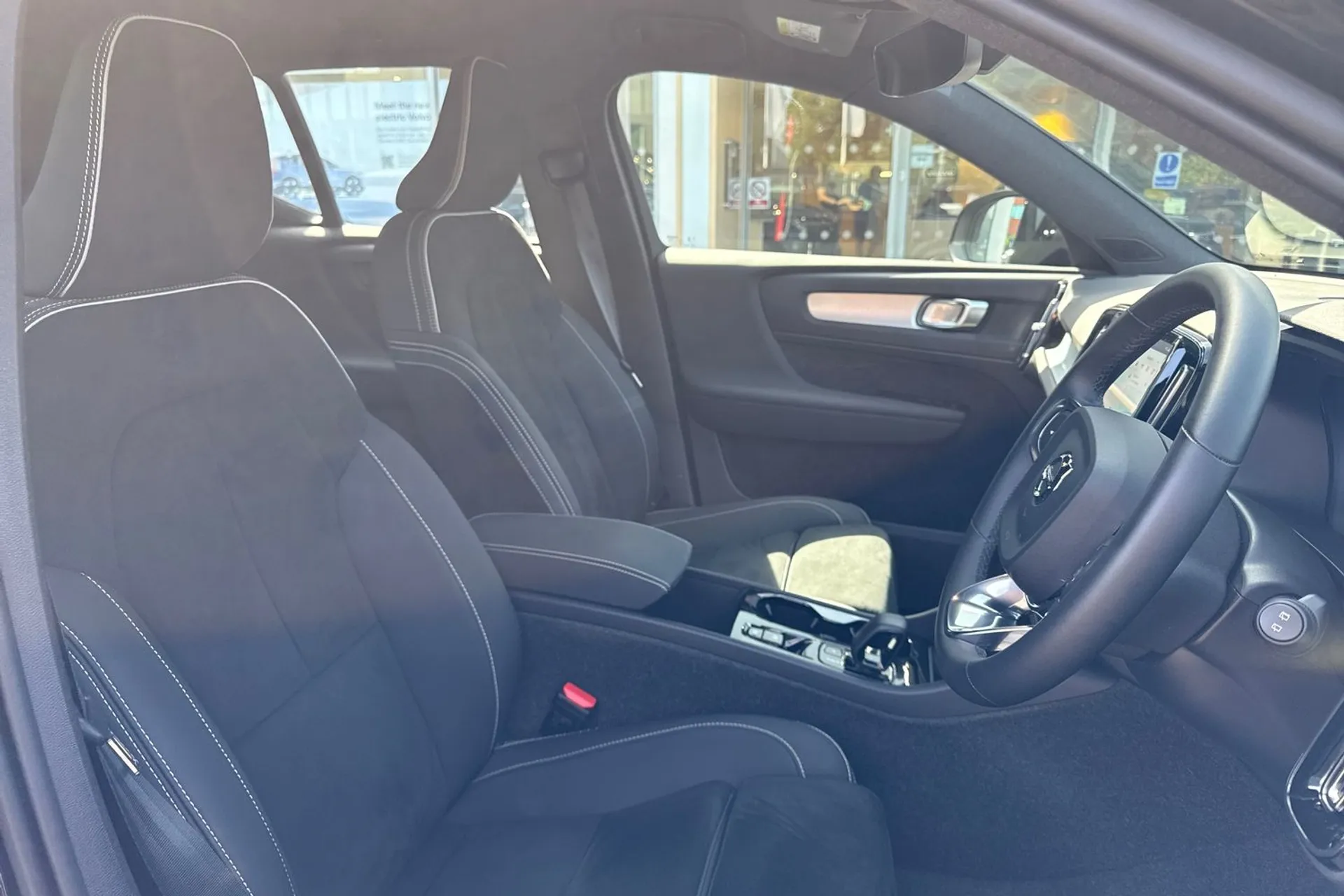 Volvo XC40 thumbnail image number 26