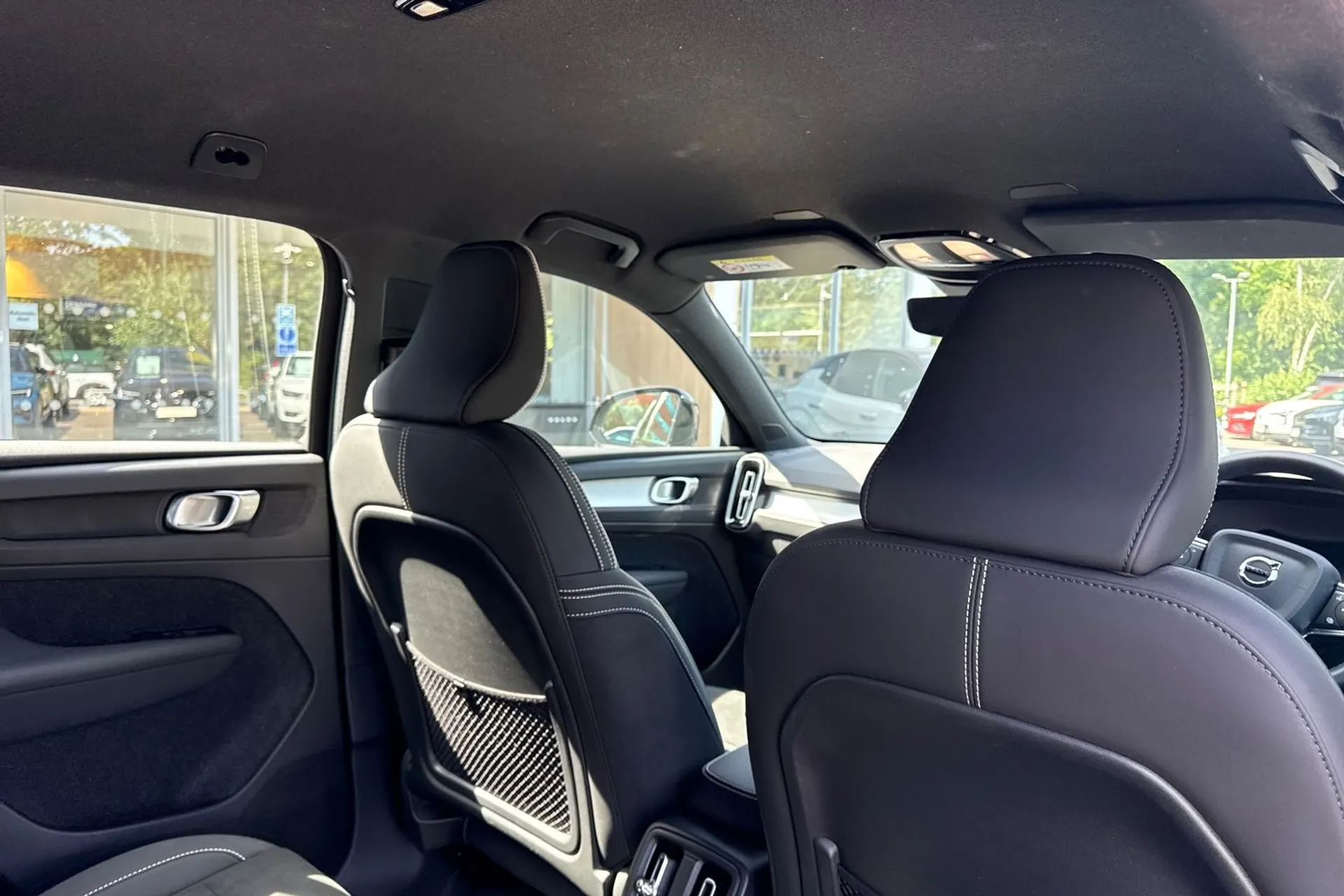 Volvo XC40 thumbnail image number 24