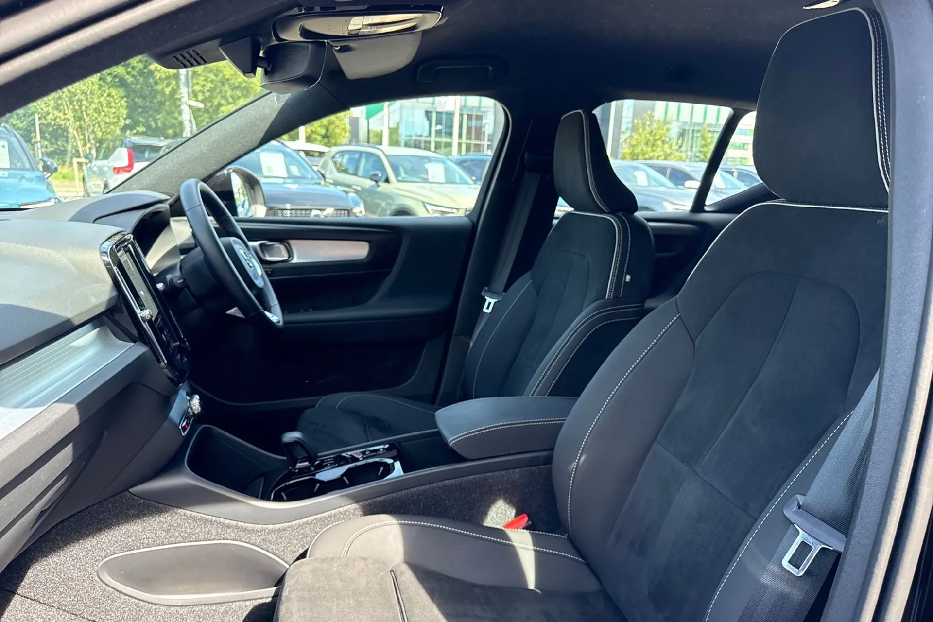 Volvo XC40 thumbnail image number 28