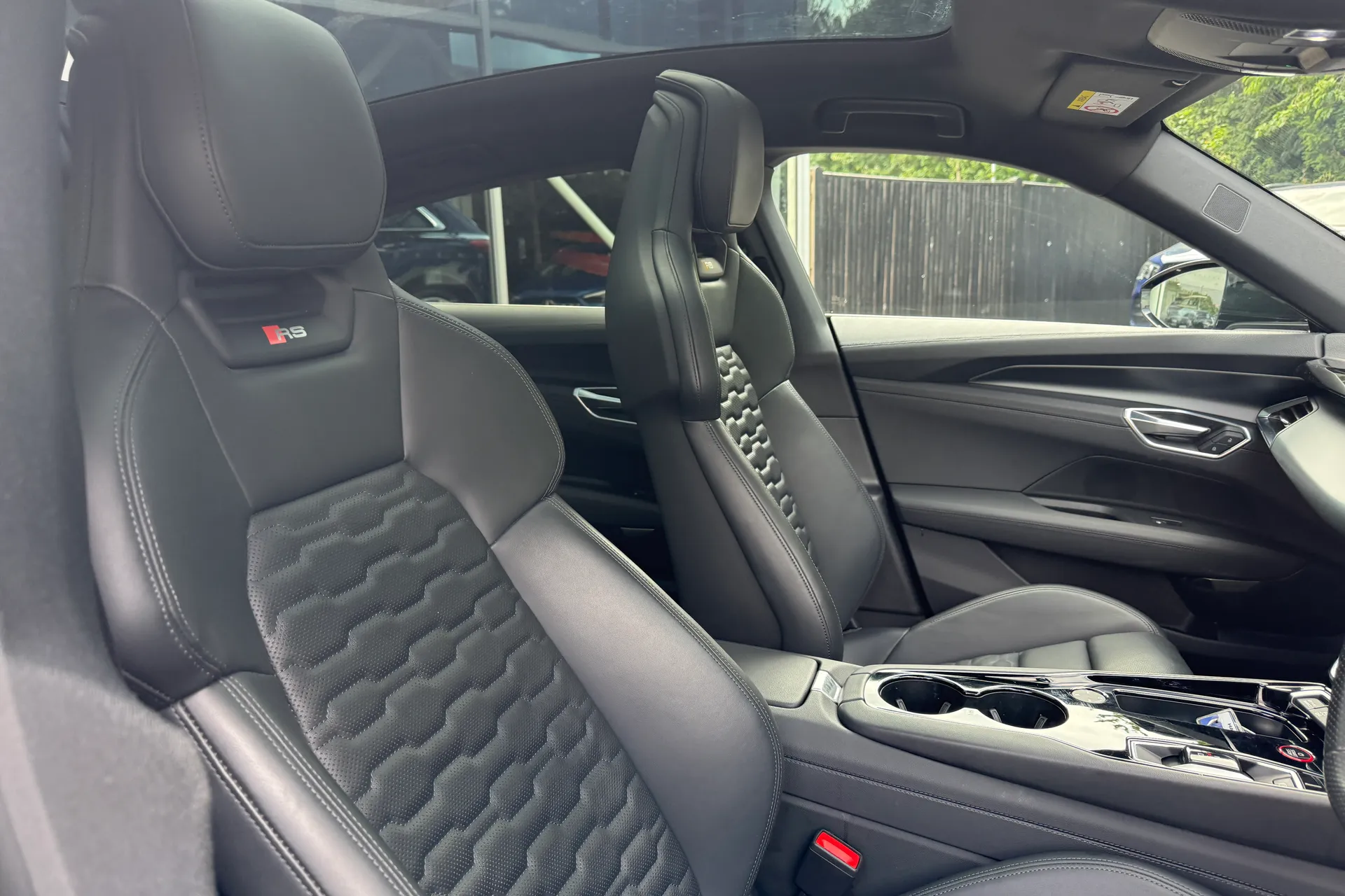 Audi RS e-tron GT thumbnail image number 29