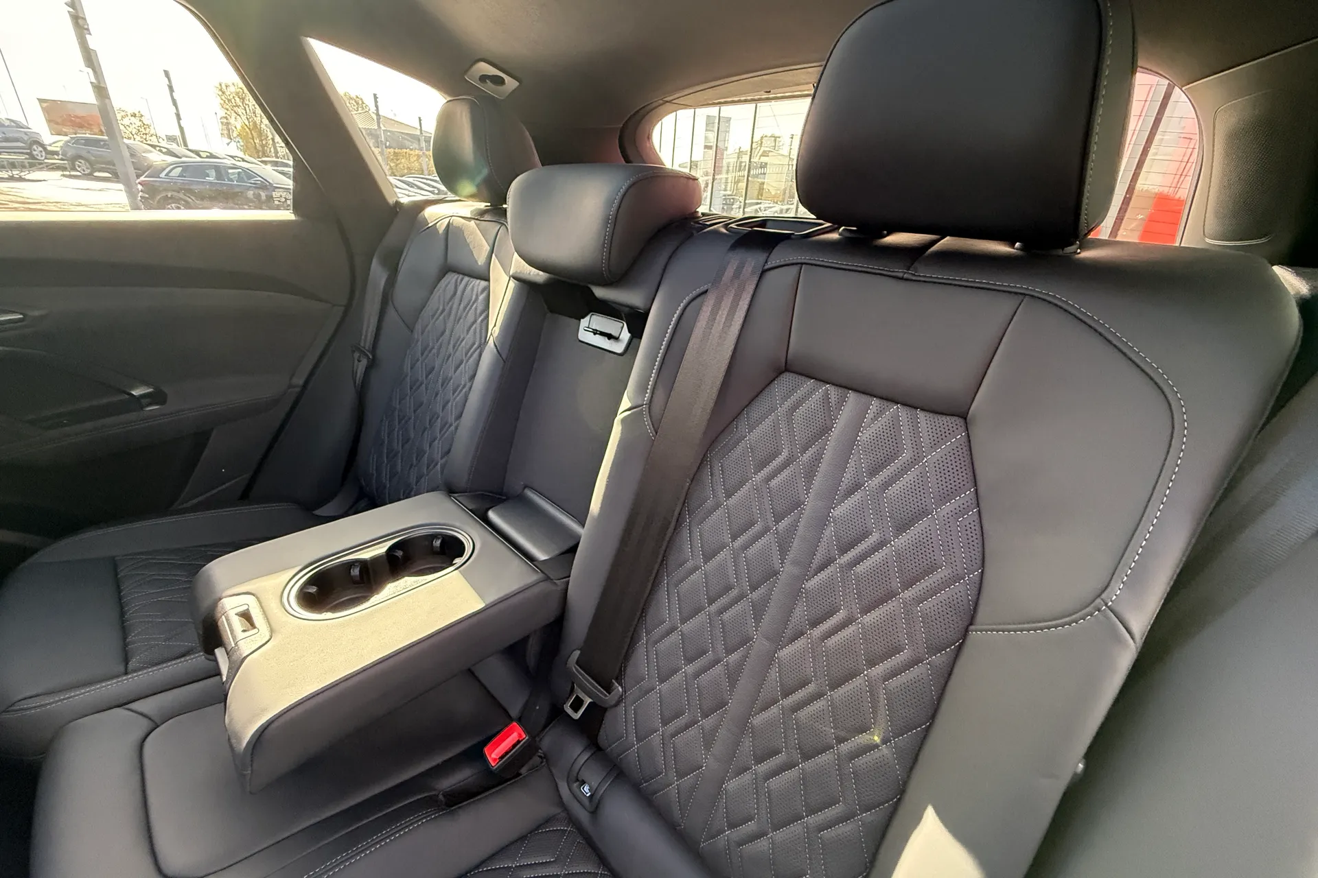 Audi Q5 thumbnail image number 36