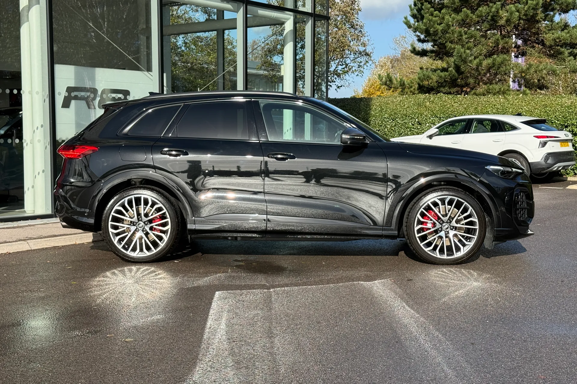 Audi Q5 thumbnail image number 2