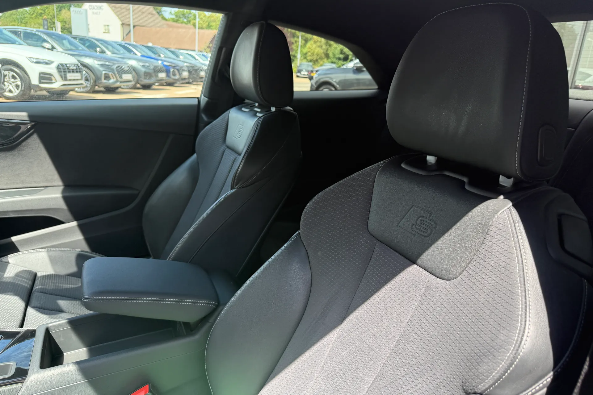 Audi A5 thumbnail image number 44