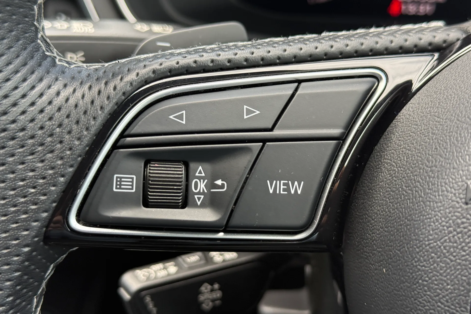 Audi A5 thumbnail image number 25