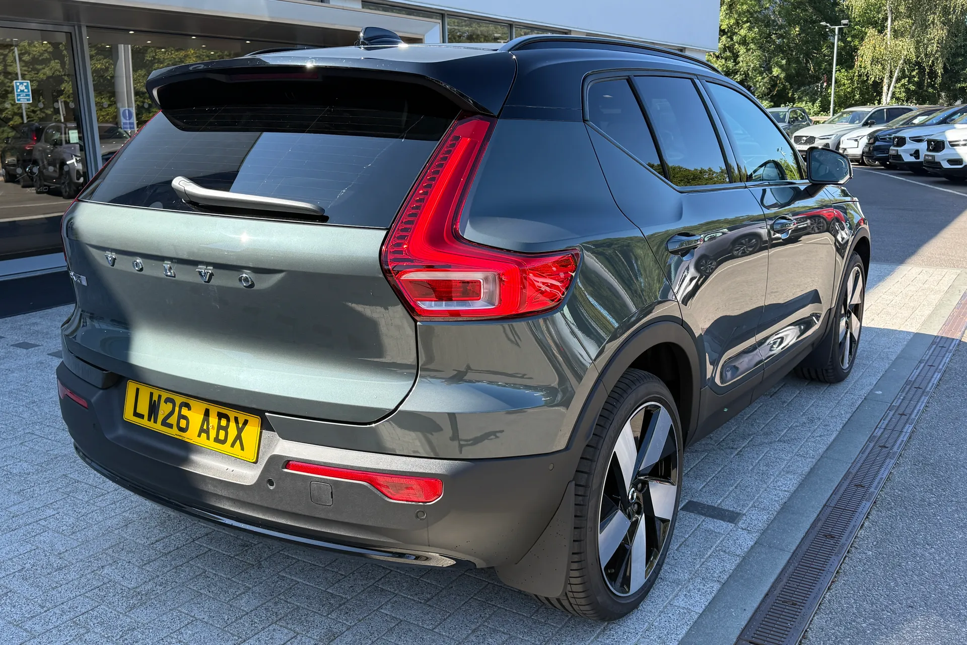 Volvo EX40 thumbnail image number 8