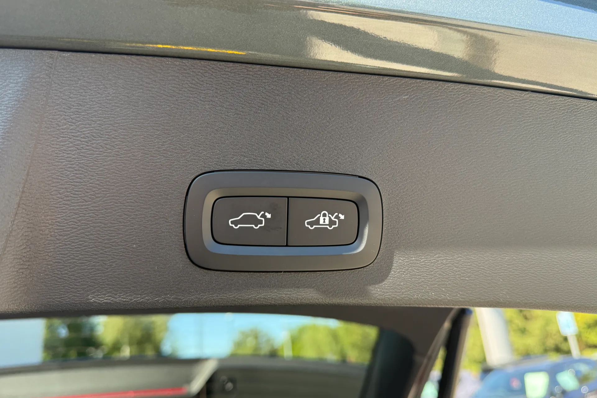 Volvo EX40 thumbnail image number 20