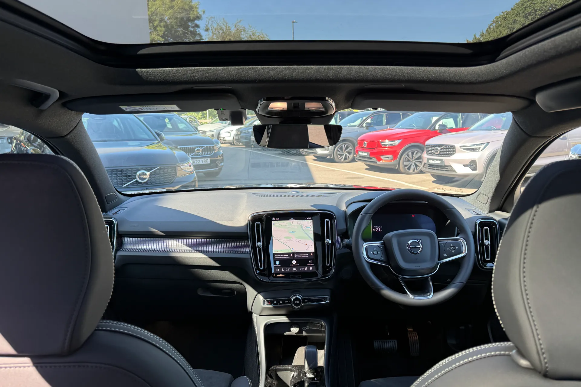 Volvo EX40 thumbnail image number 3