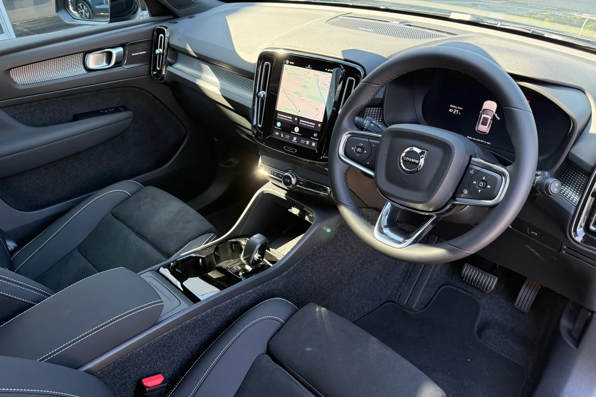 Volvo EX40 thumbnail image number 6