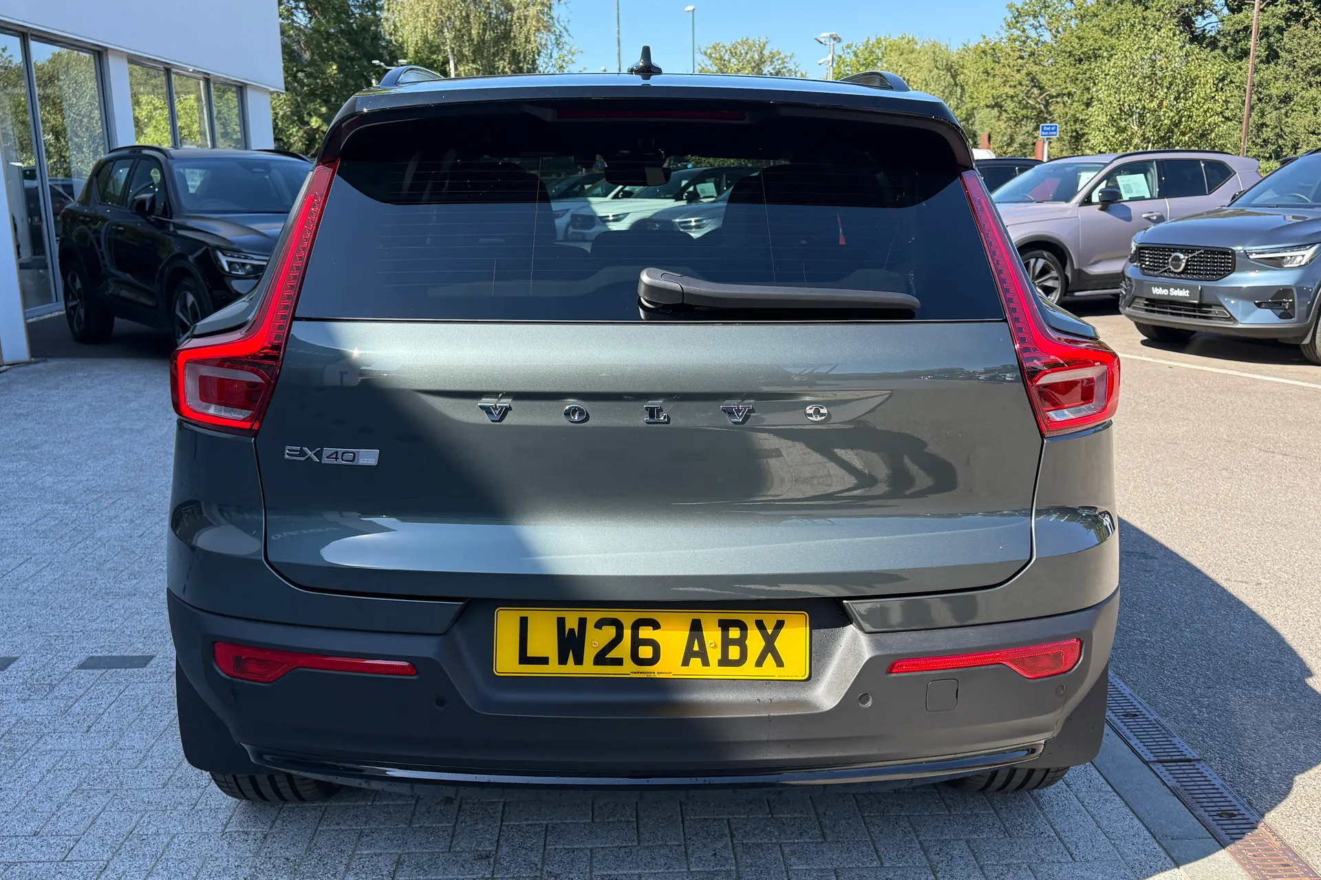 Volvo EX40 thumbnail image number 9