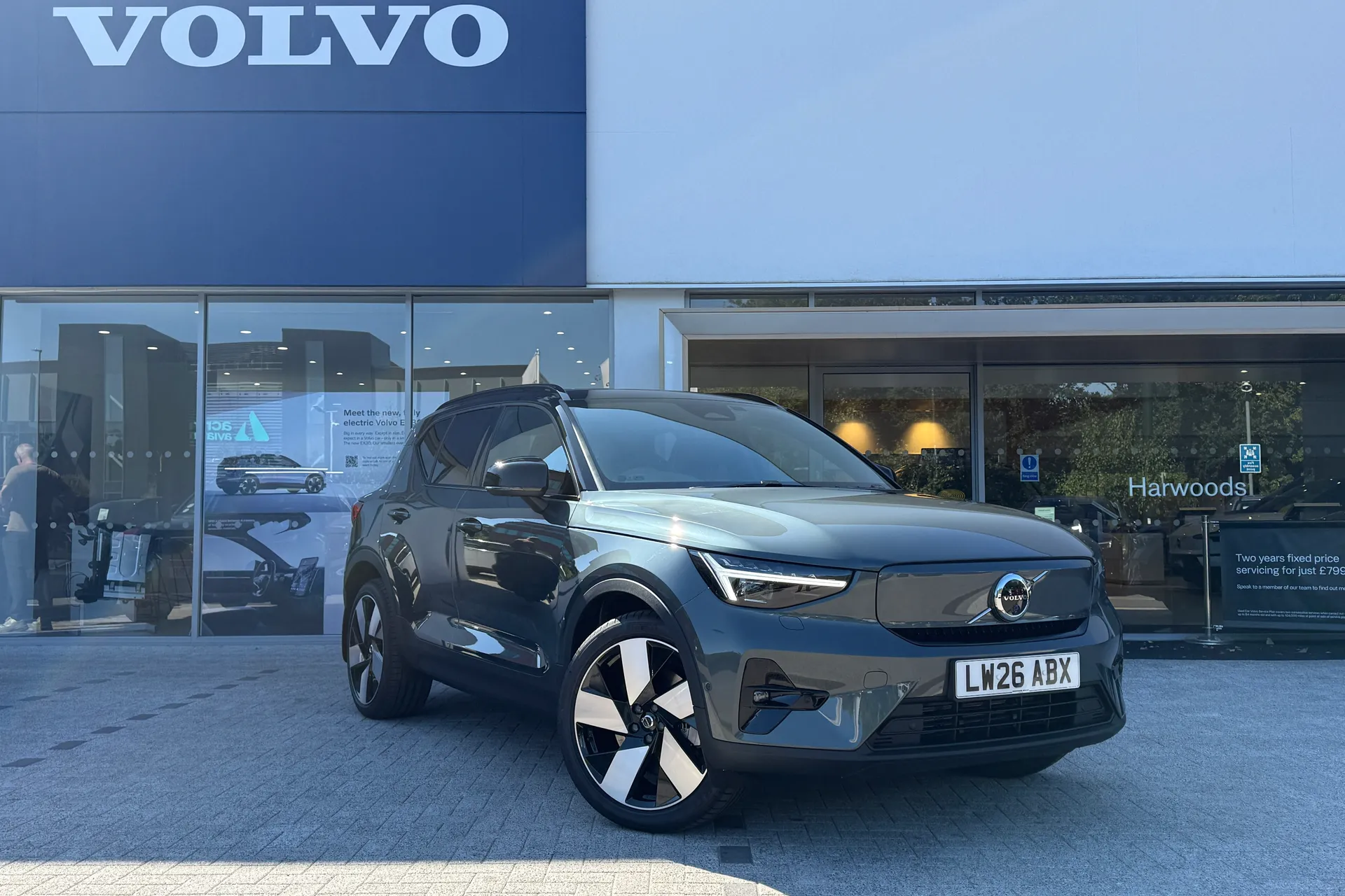 Volvo EX40 focused image