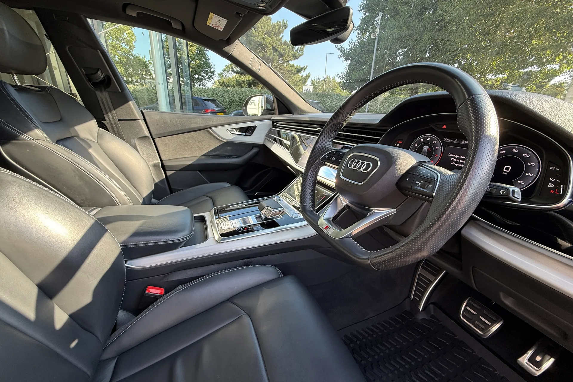 Audi Q8 thumbnail image number 31