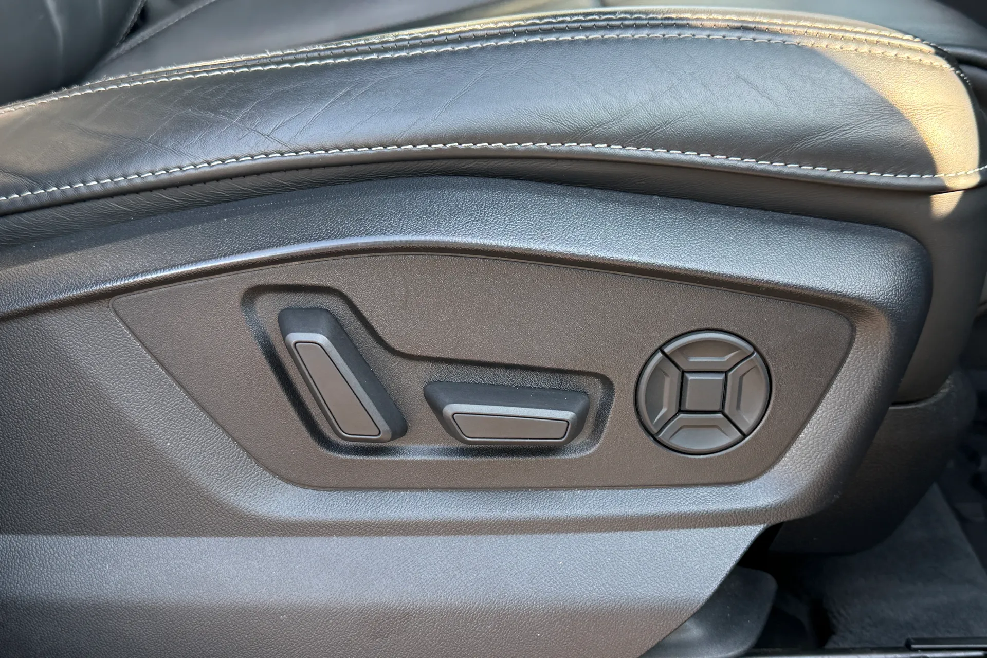 Audi Q8 thumbnail image number 40