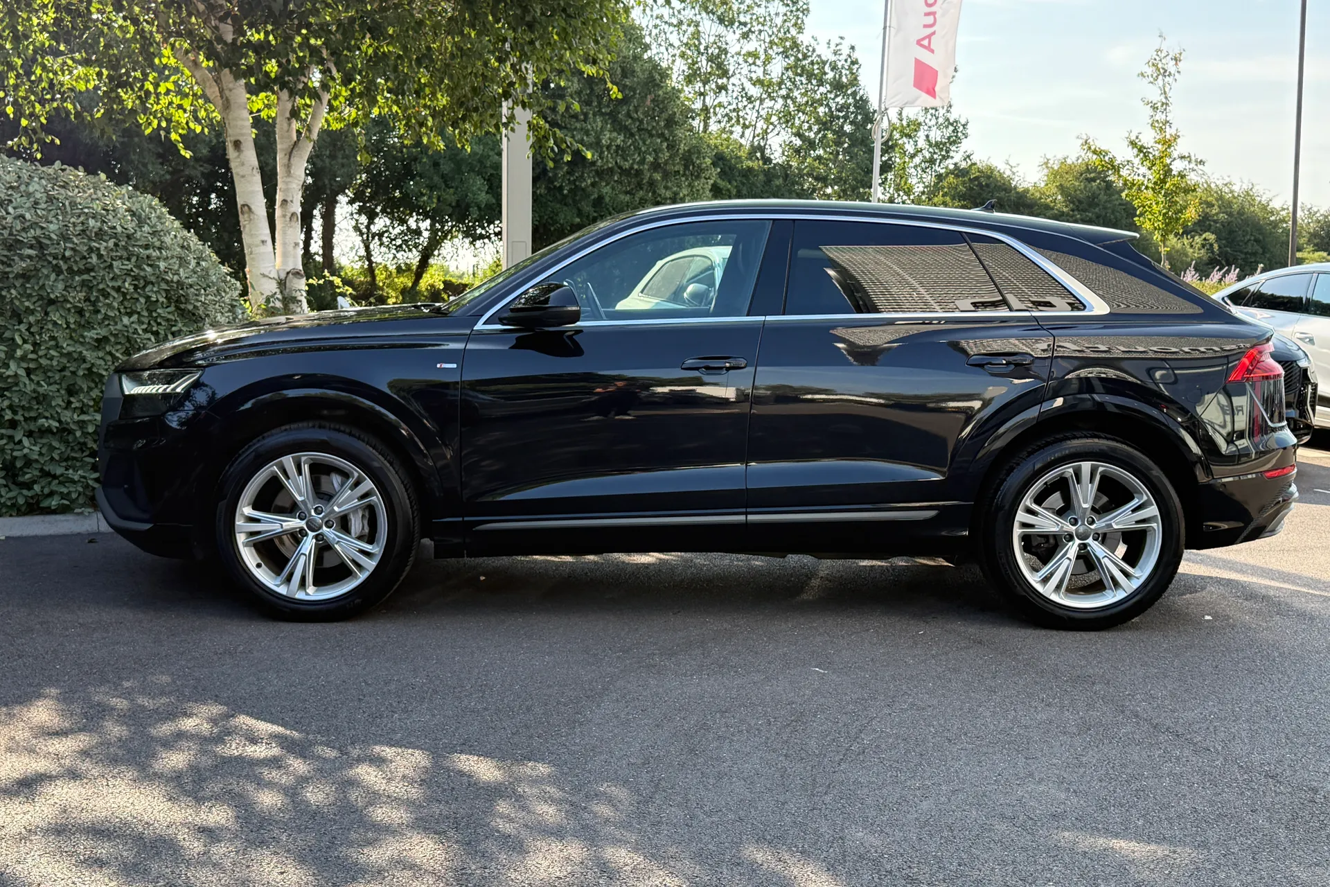 Audi Q8 thumbnail image number 27
