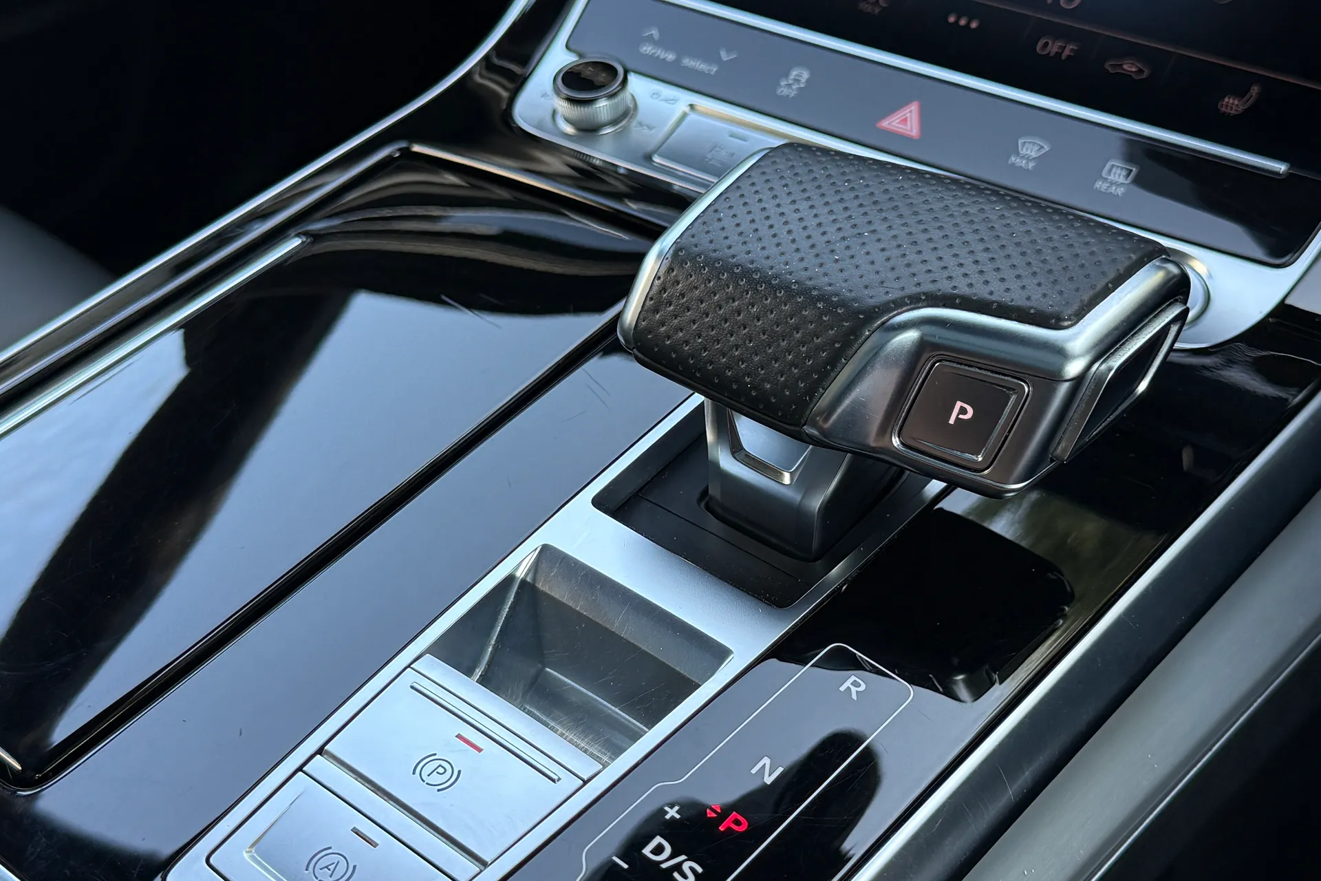 Audi Q8 thumbnail image number 15