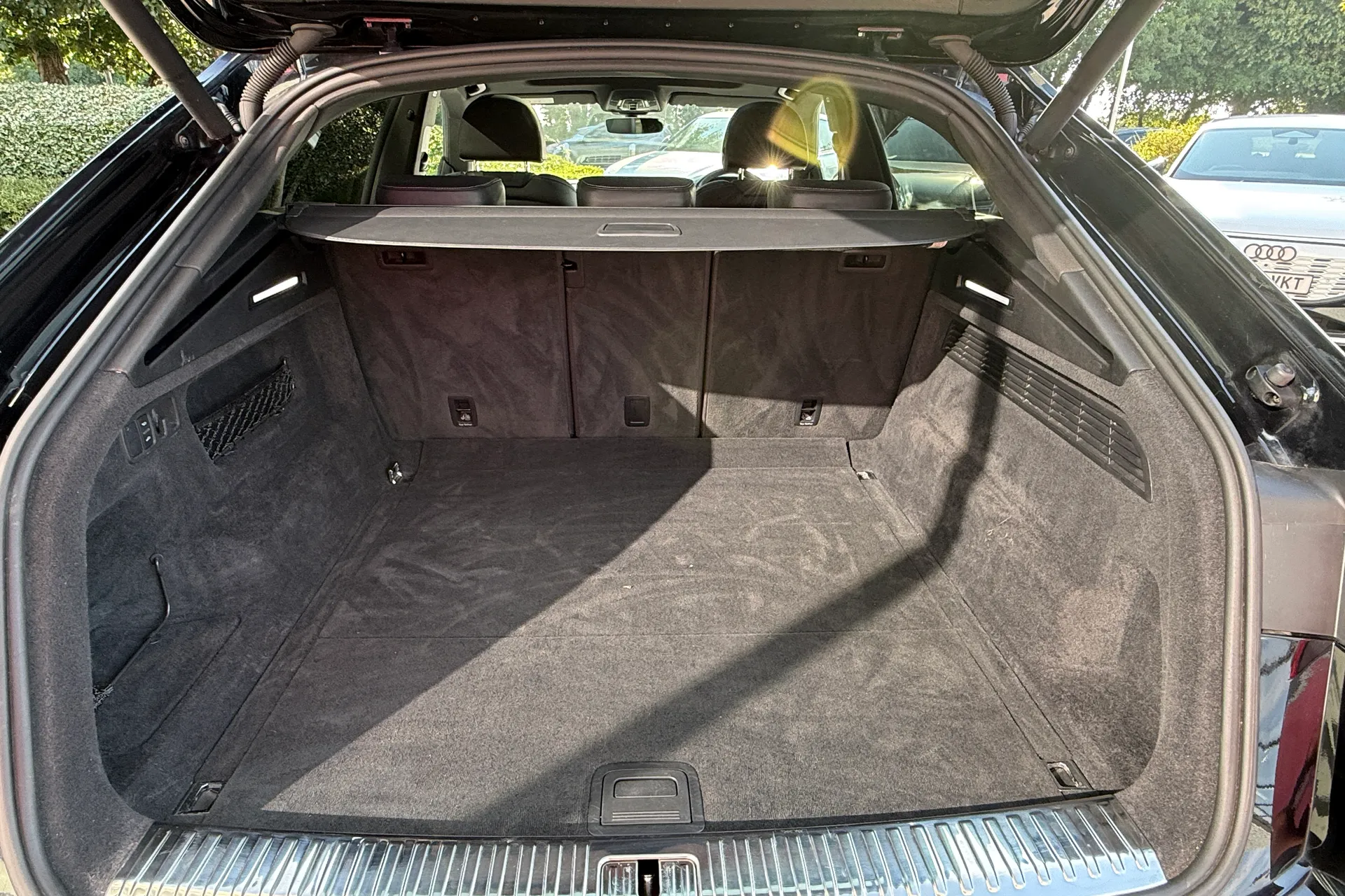 Audi Q8 thumbnail image number 51