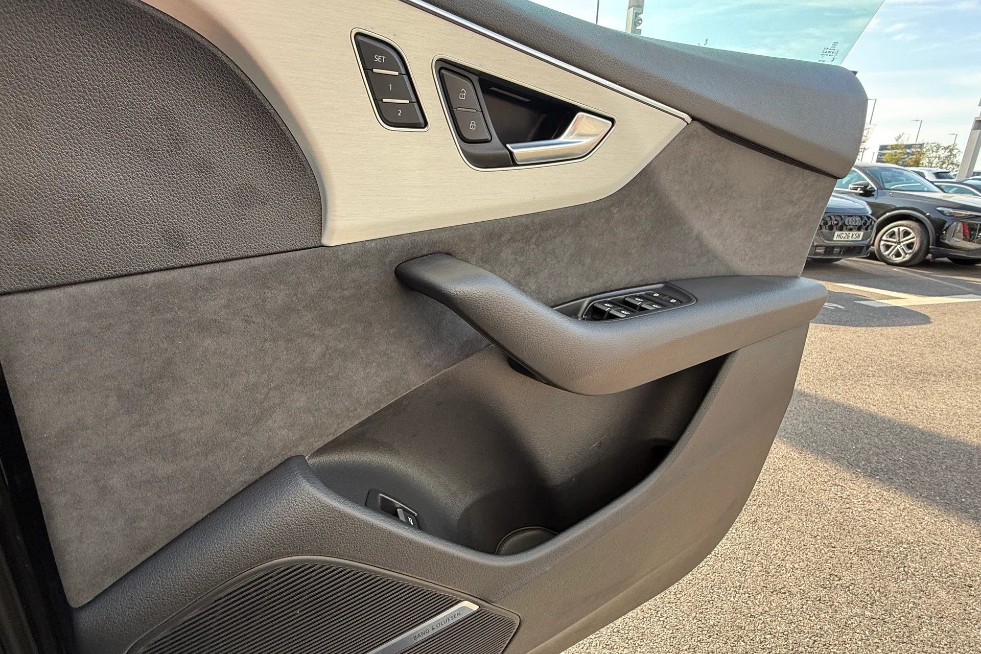 Audi Q8 thumbnail image number 43
