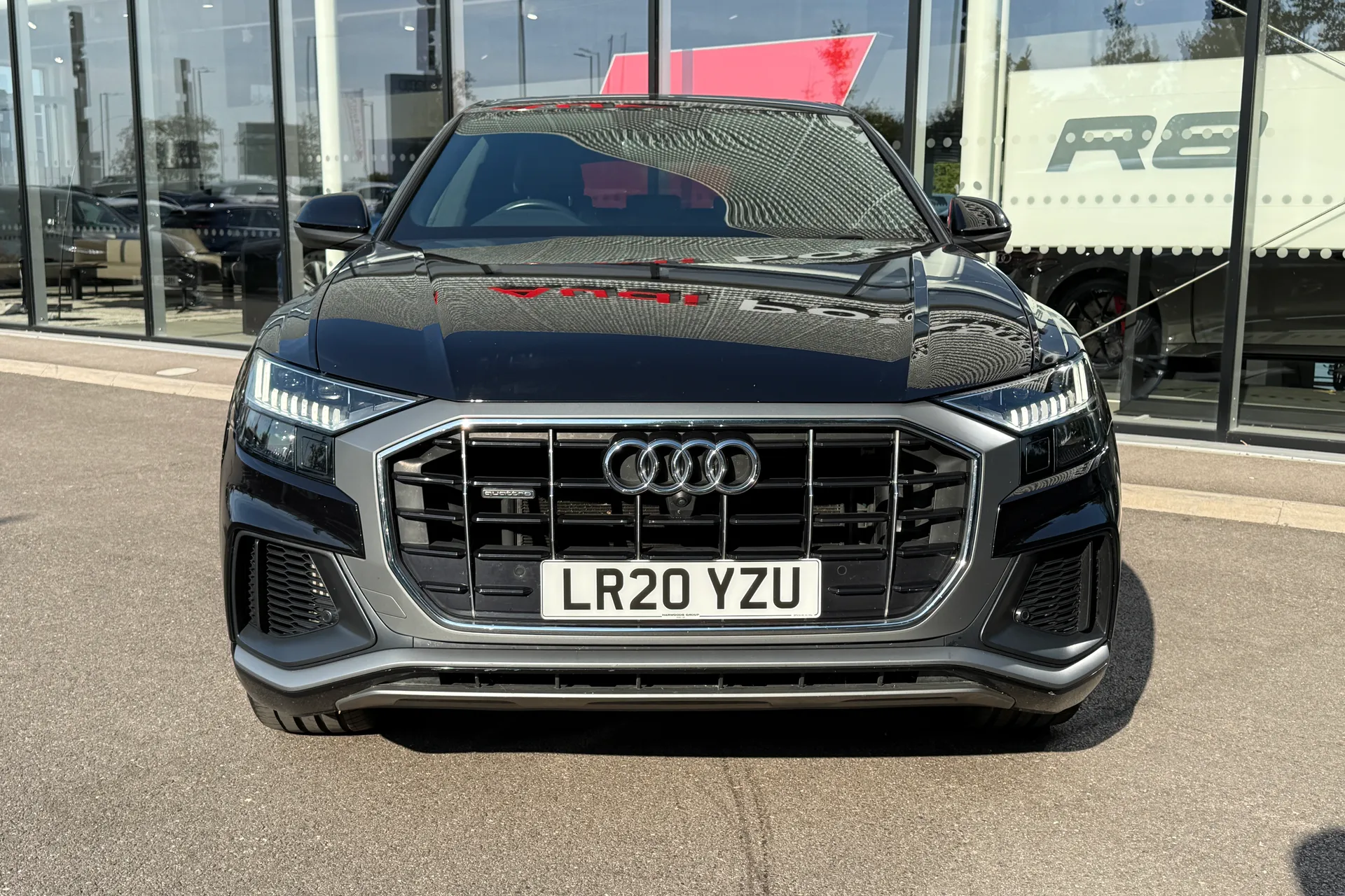 Audi Q8 thumbnail image number 9