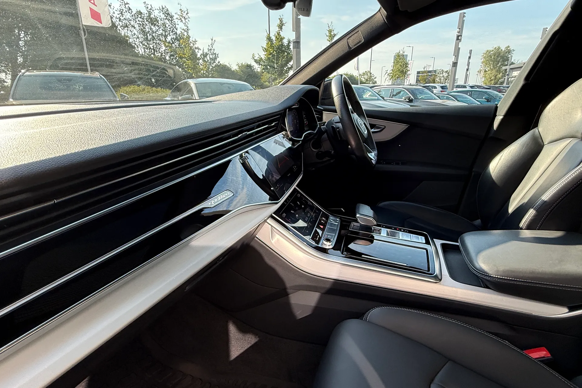 Audi Q8 thumbnail image number 45
