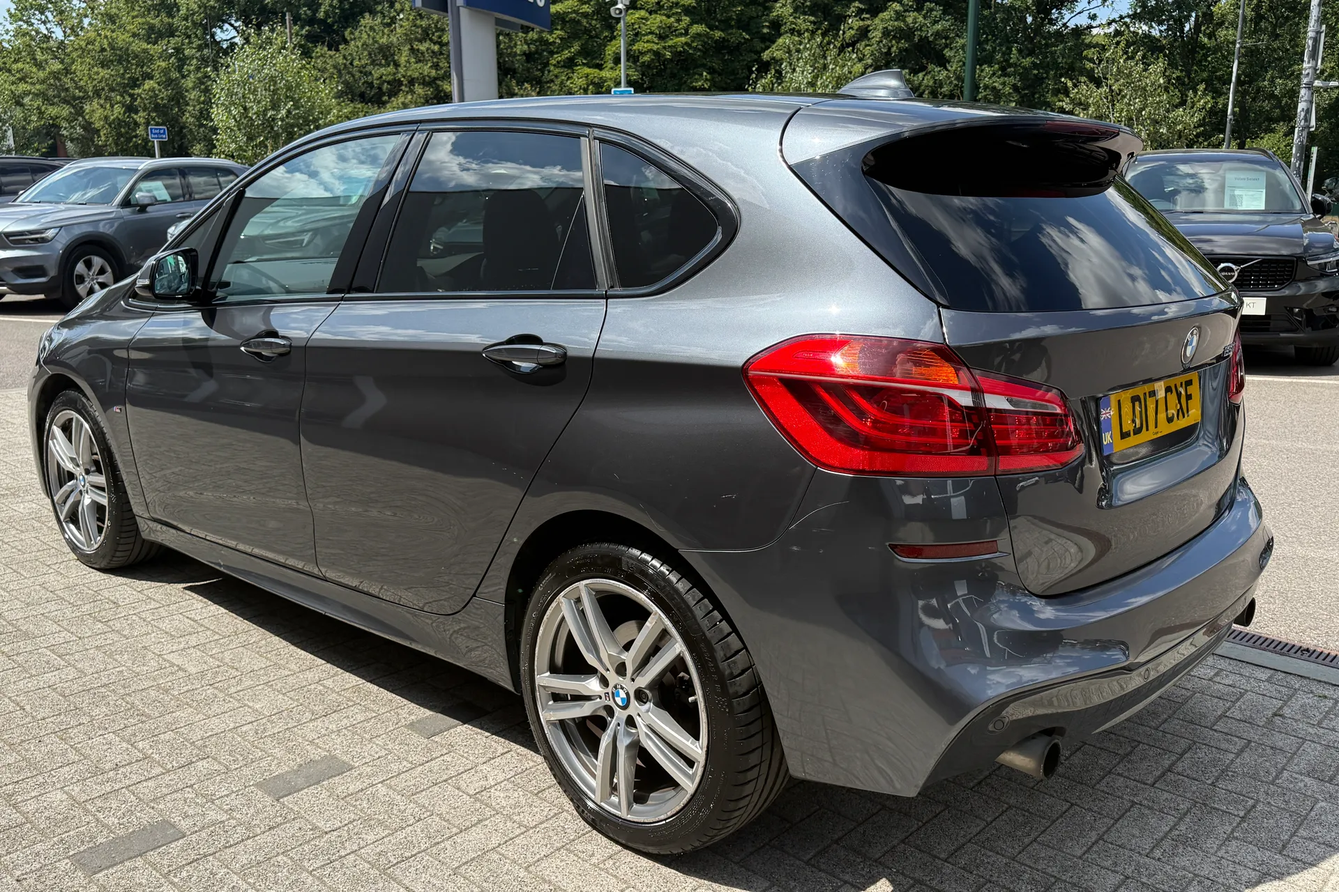 BMW 2 SERIES thumbnail image number 11
