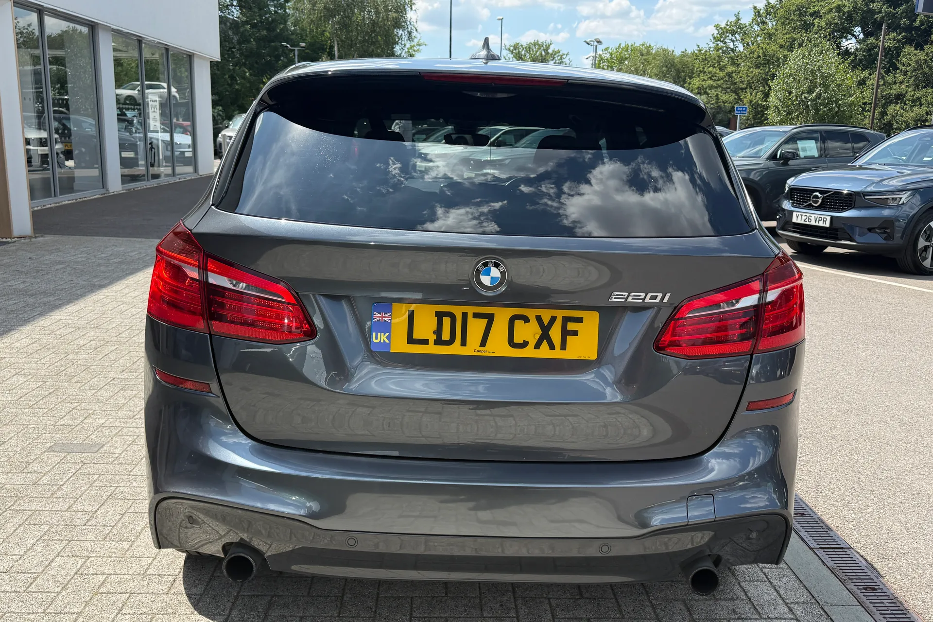 BMW 2 SERIES thumbnail image number 10