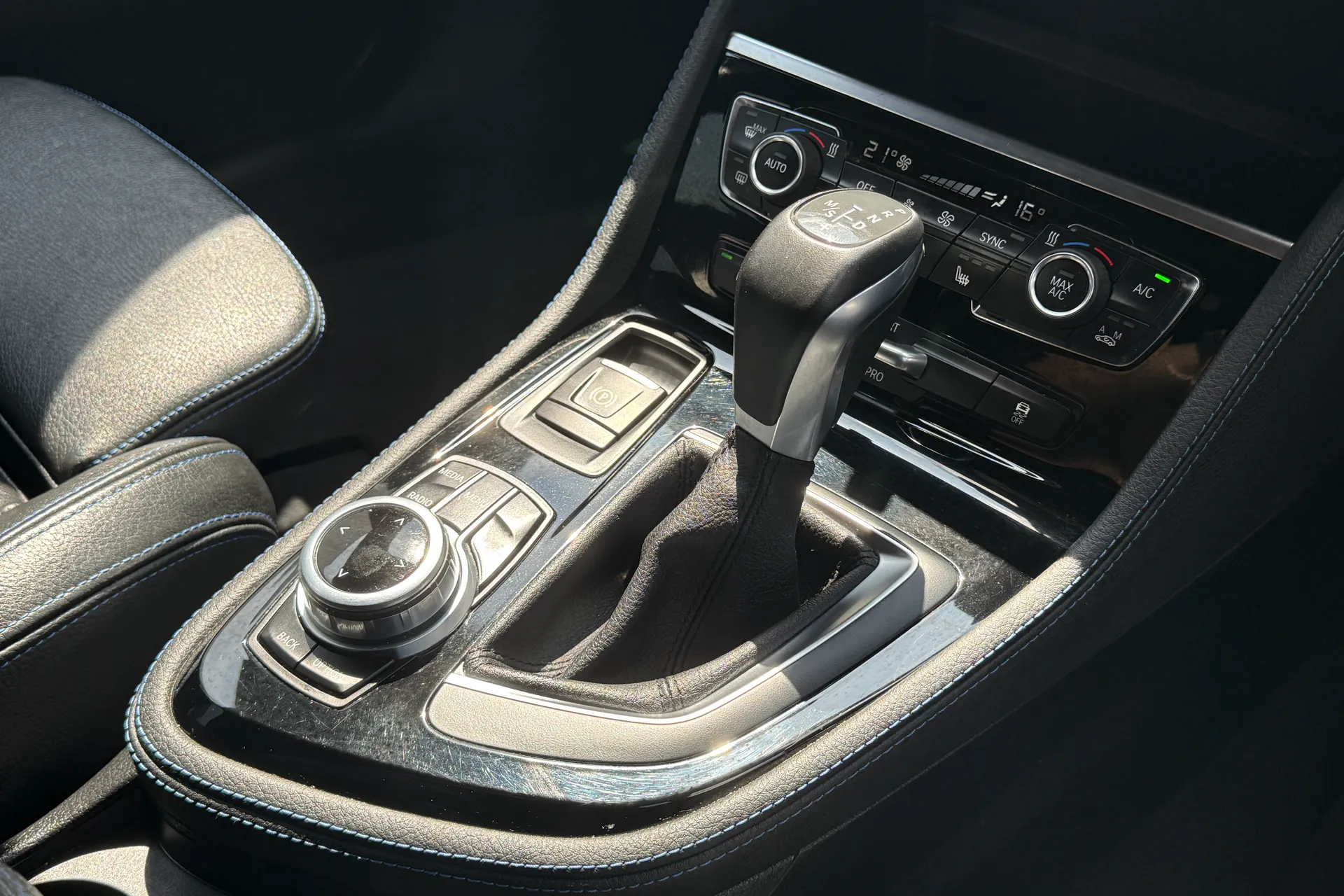 BMW 2 SERIES thumbnail image number 40
