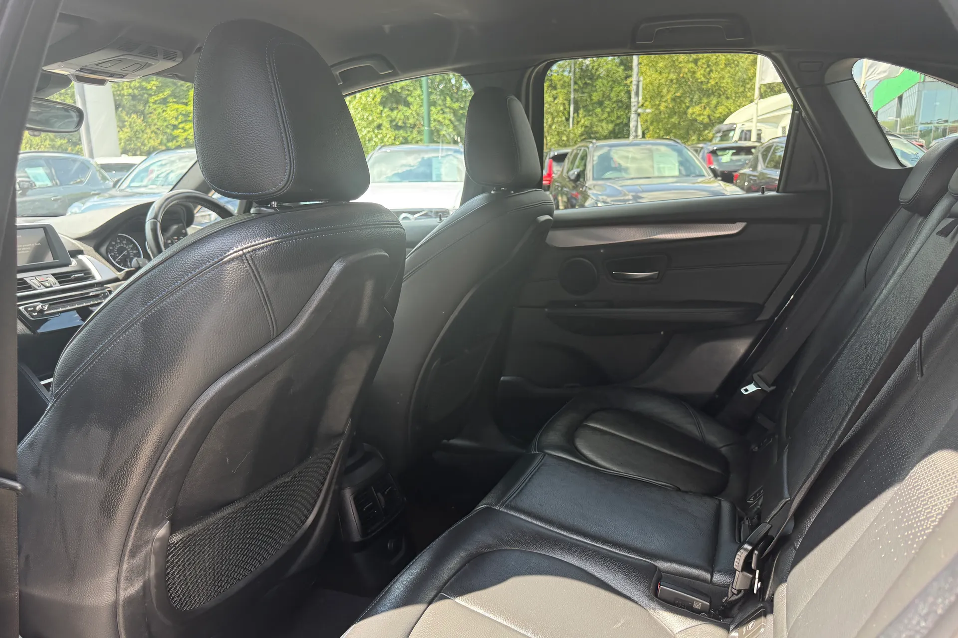 BMW 2 SERIES thumbnail image number 31