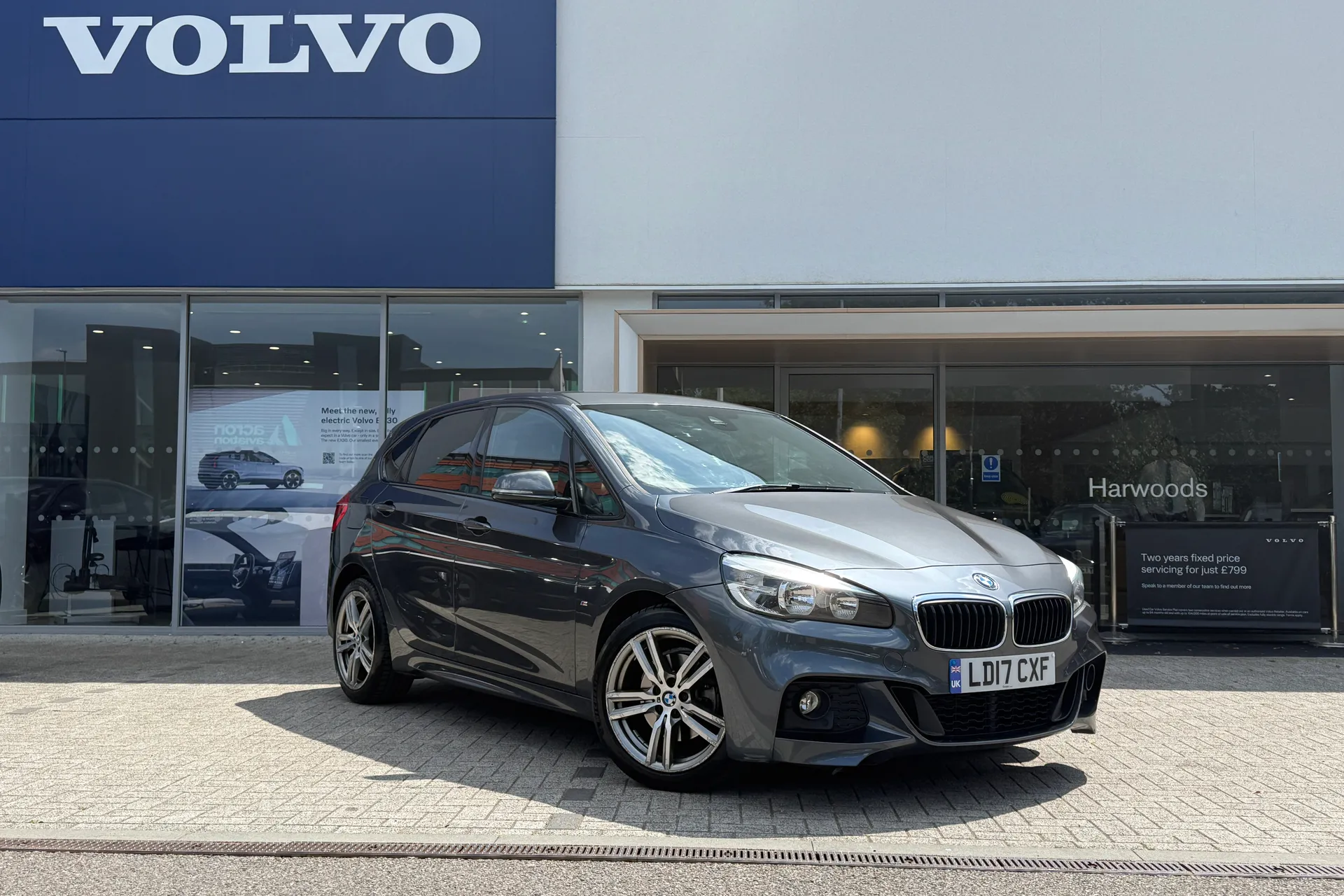 BMW 2 SERIES focused image
