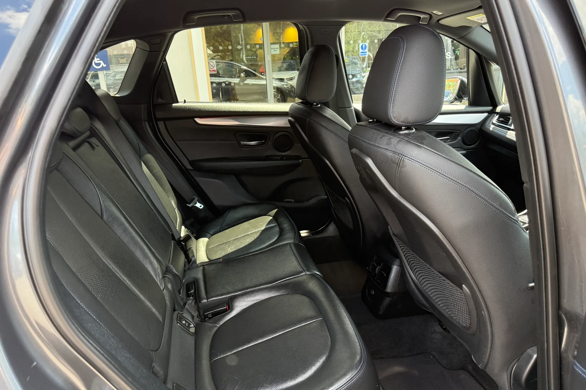 BMW 2 SERIES thumbnail image number 24
