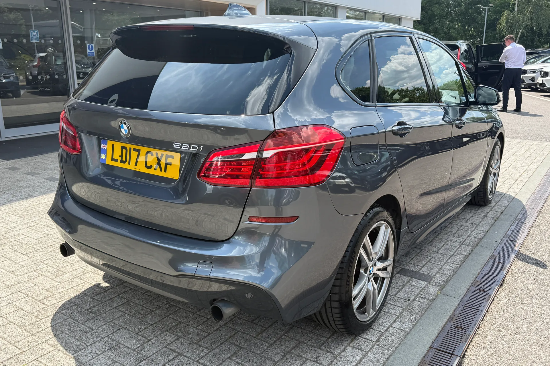 BMW 2 SERIES thumbnail image number 9