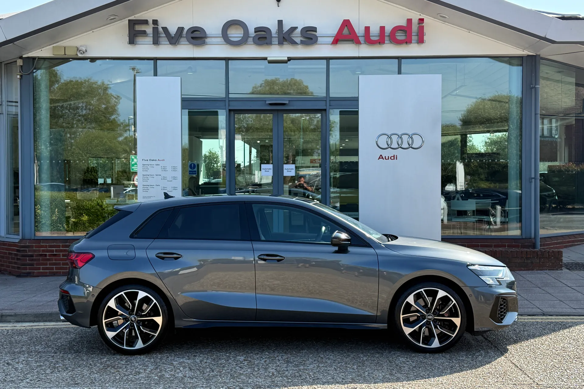 Audi A3 thumbnail image number 2