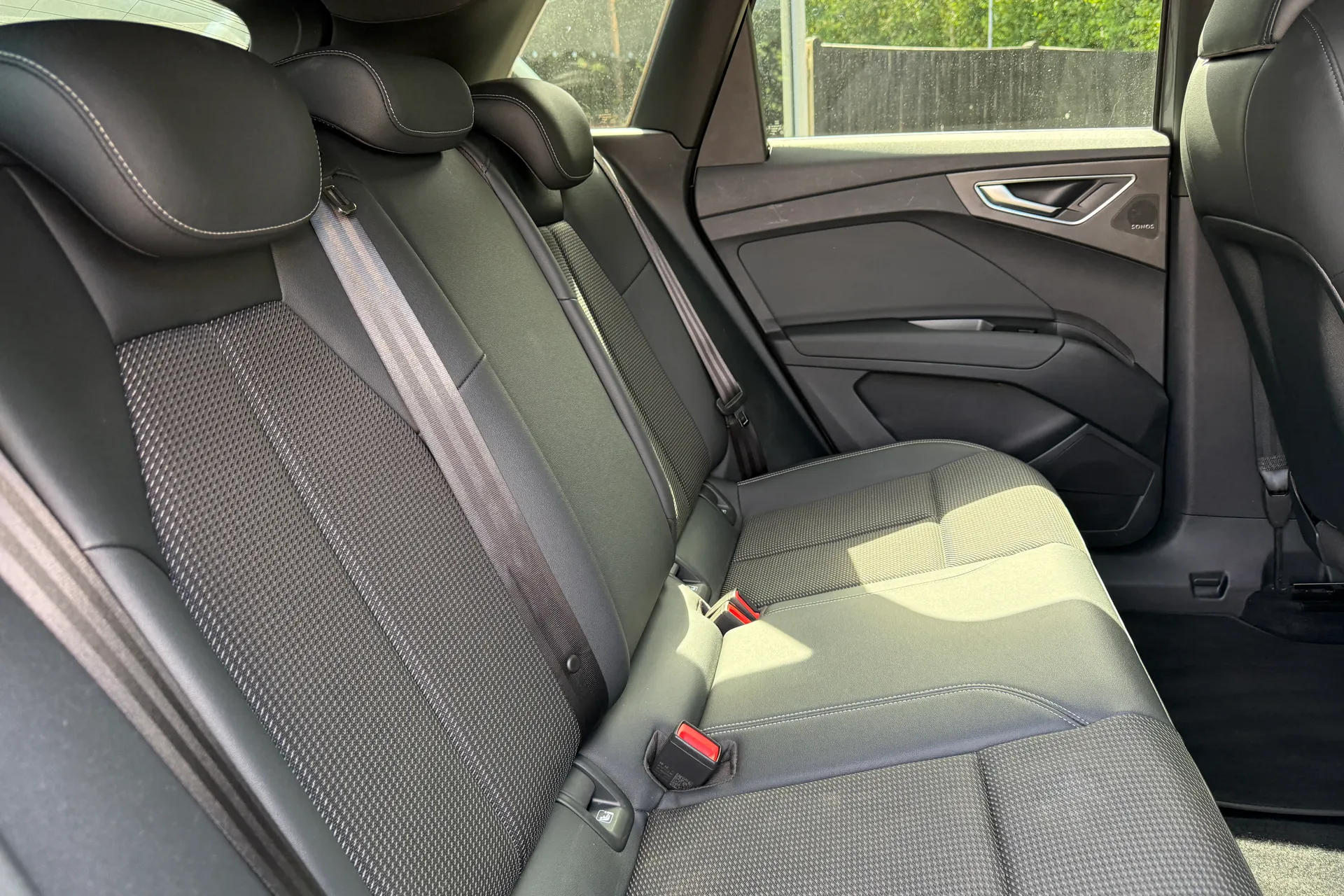 Audi Q4 thumbnail image number 27