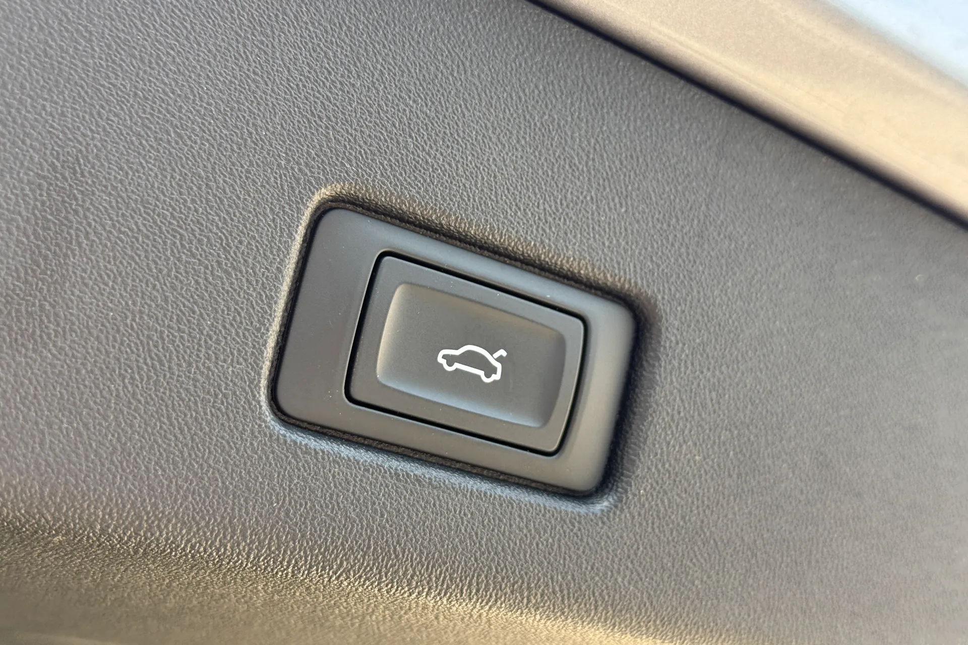 Audi Q4 thumbnail image number 36