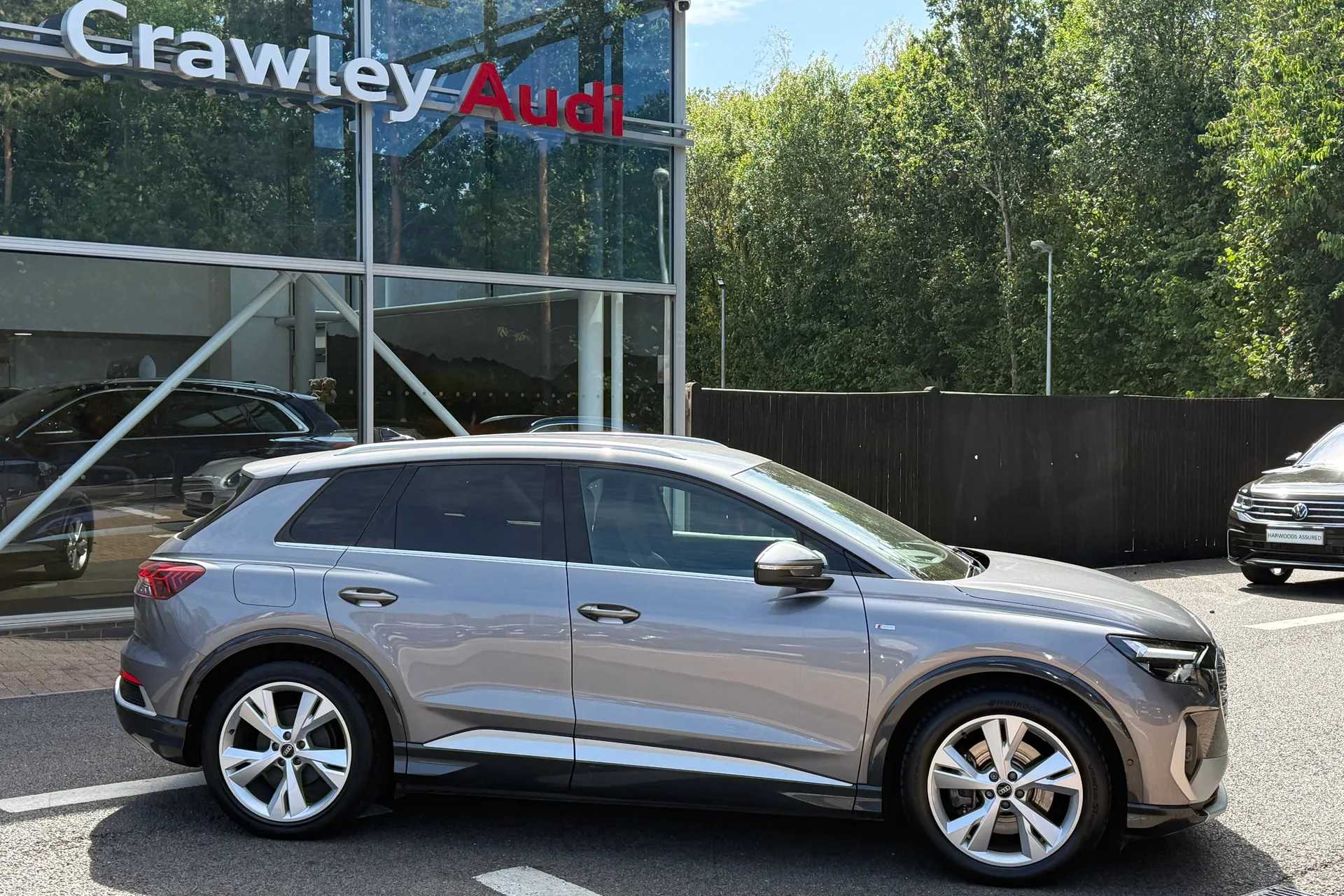 Audi Q4 thumbnail image number 2