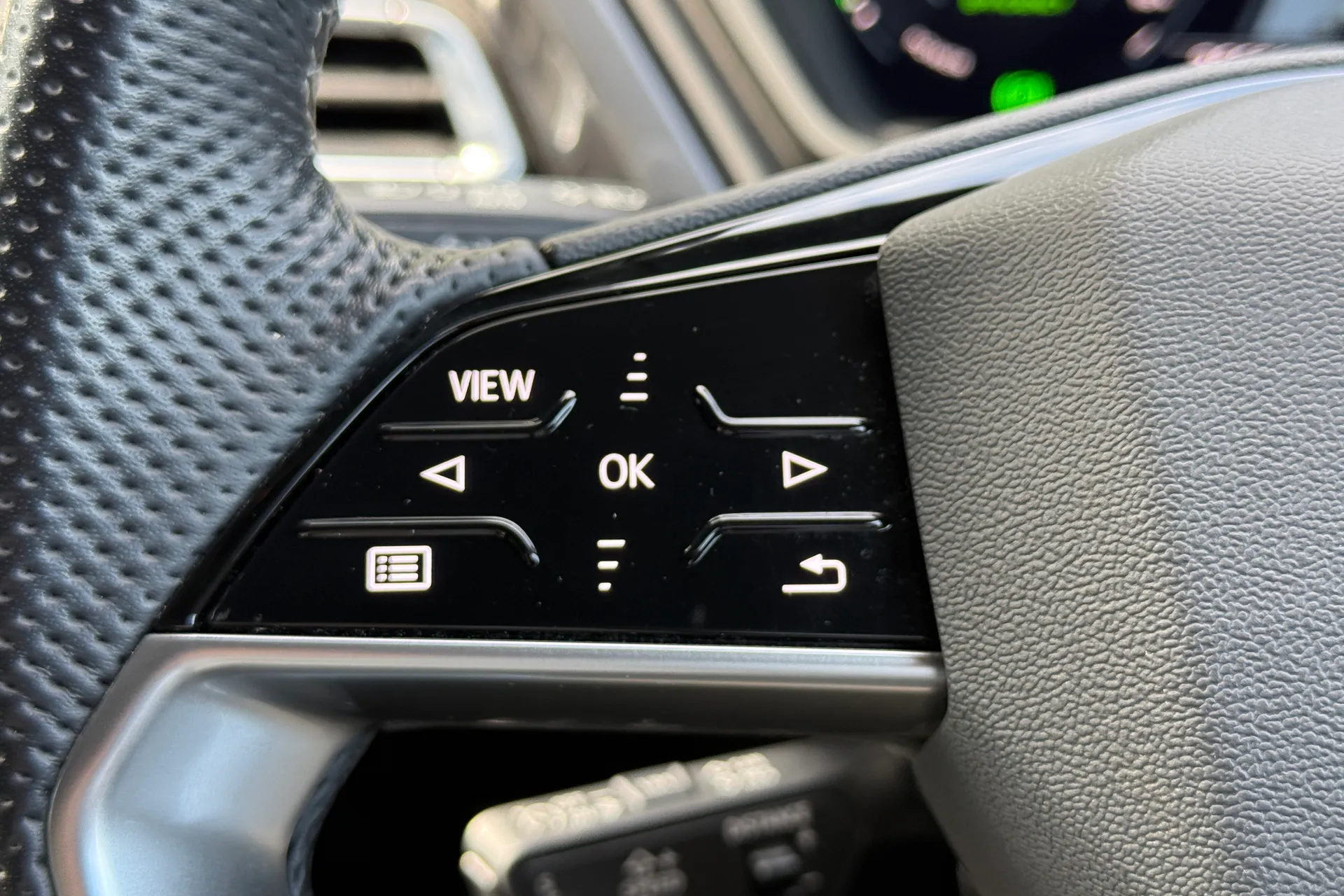 Audi Q4 thumbnail image number 20