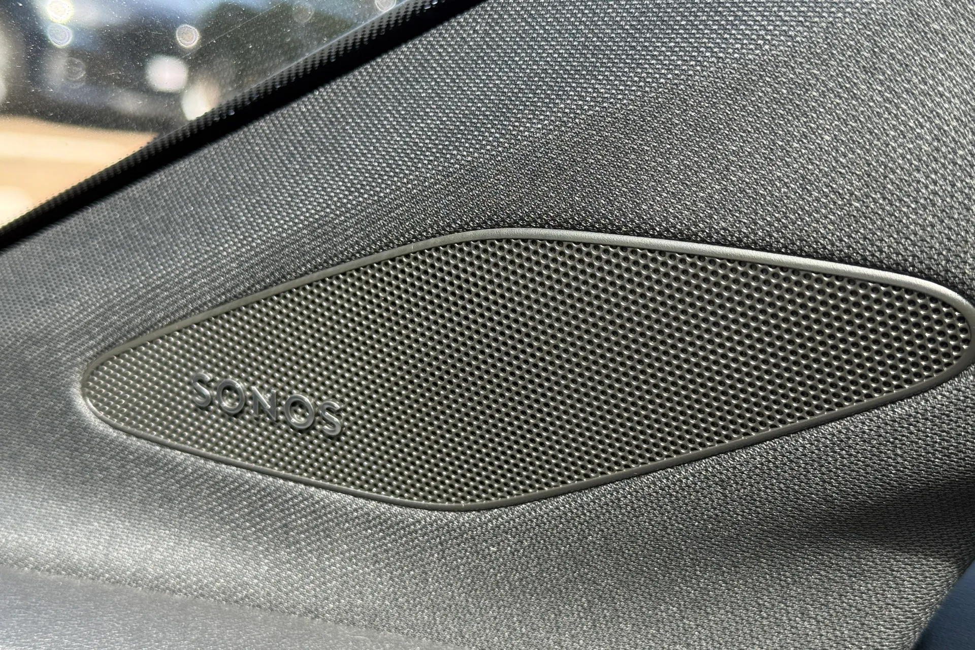 Audi Q4 thumbnail image number 12