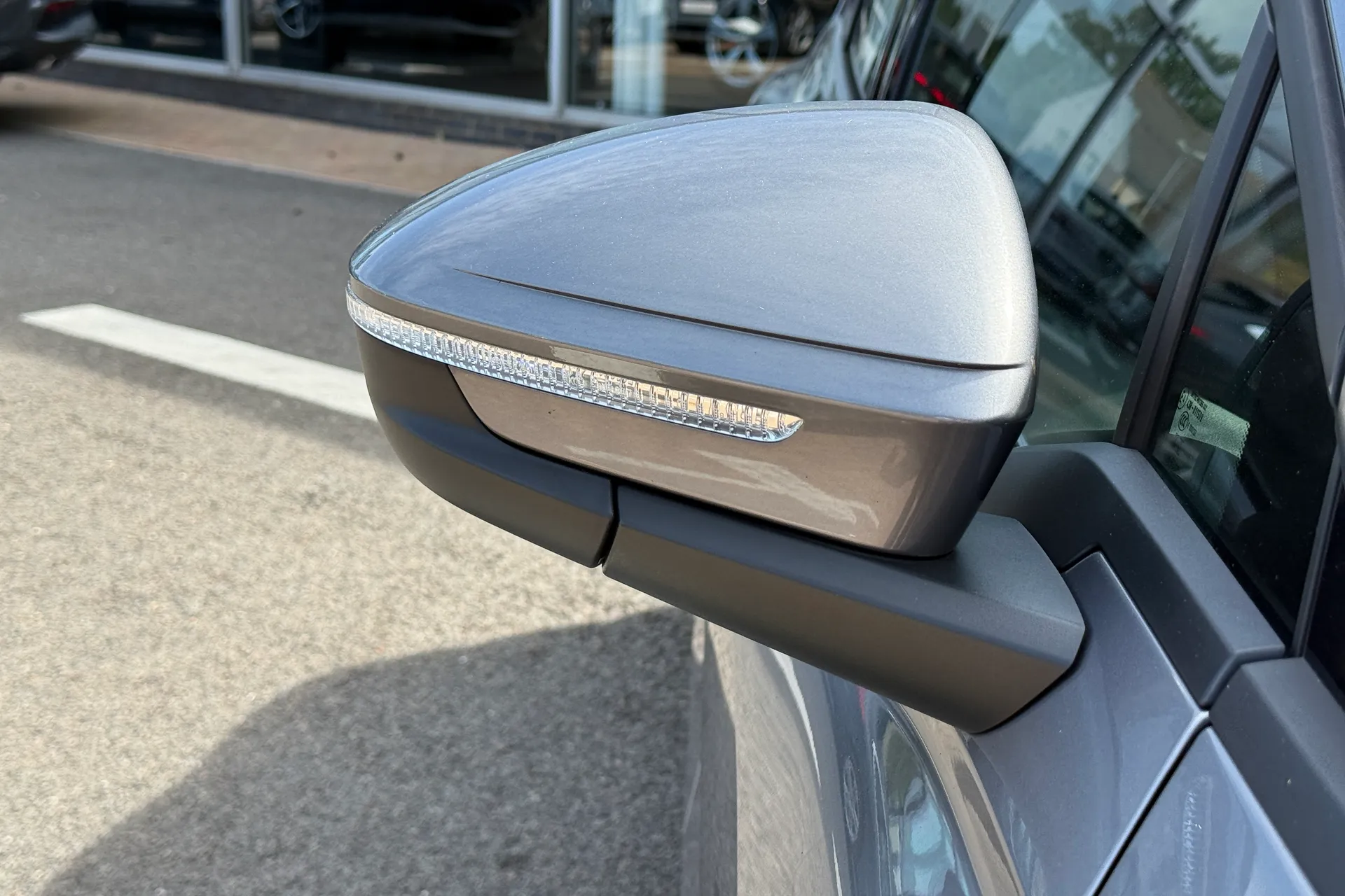 Audi Q4 thumbnail image number 10