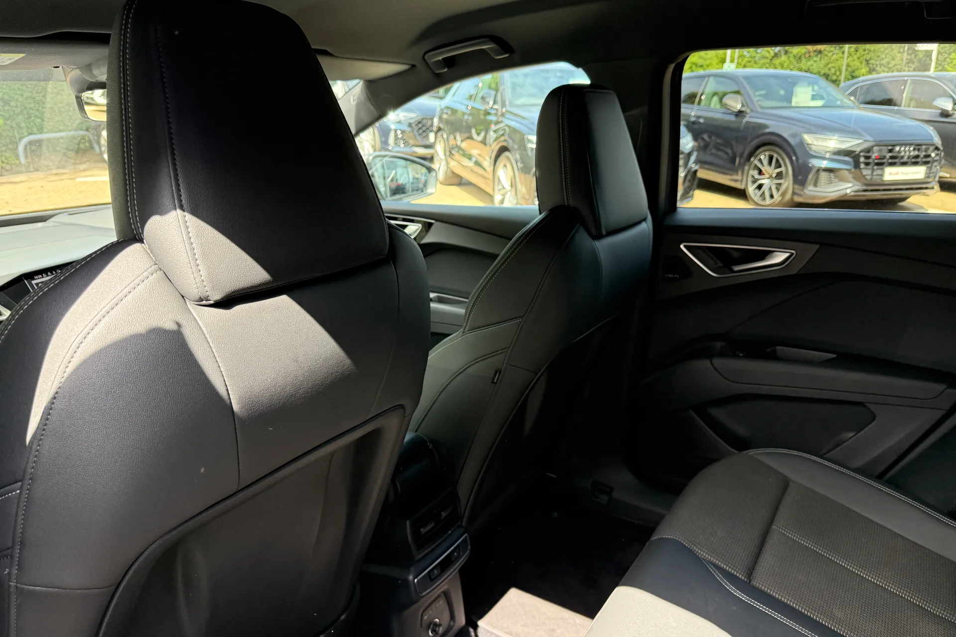 Audi Q4 thumbnail image number 42