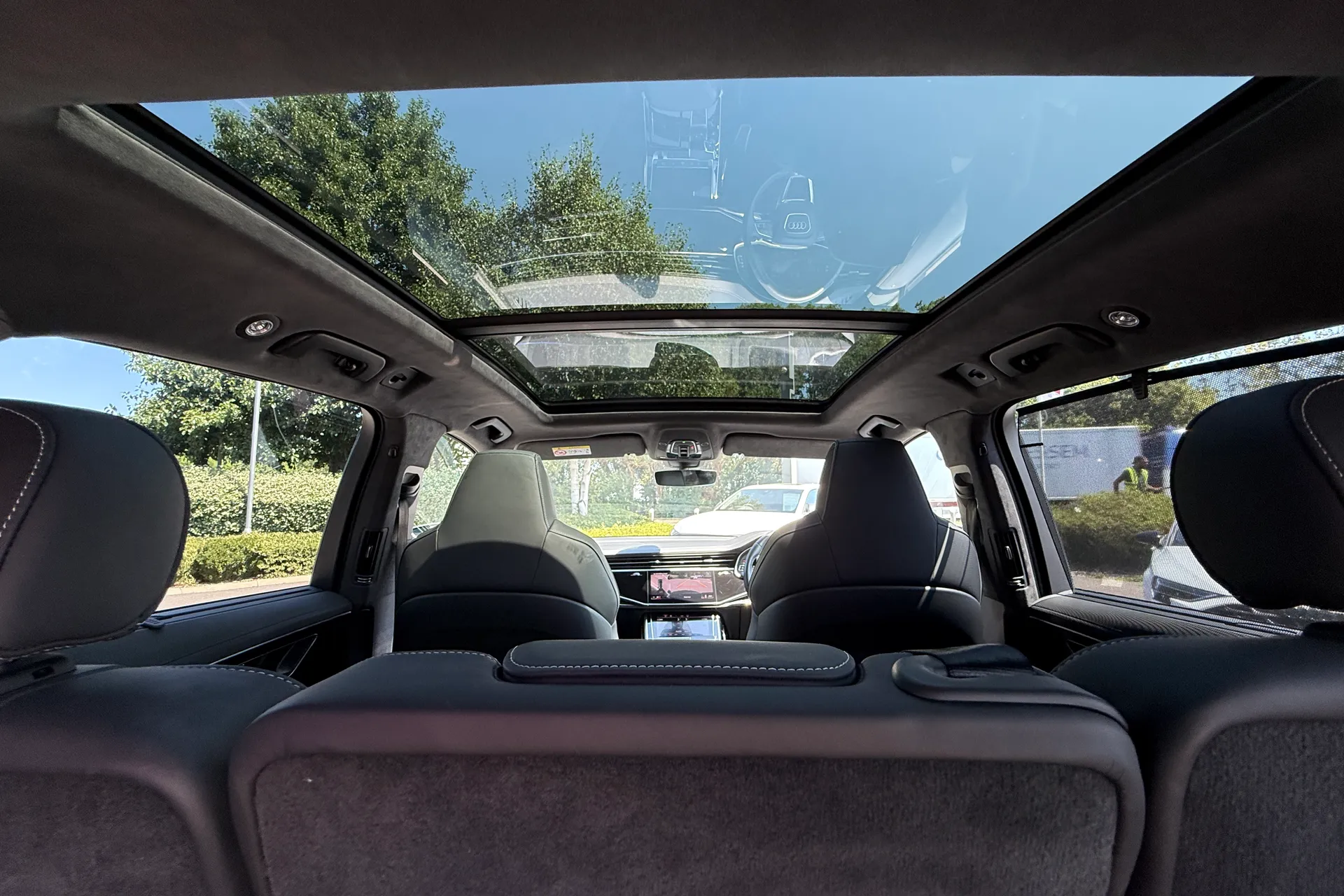 Audi Q7 thumbnail image number 3