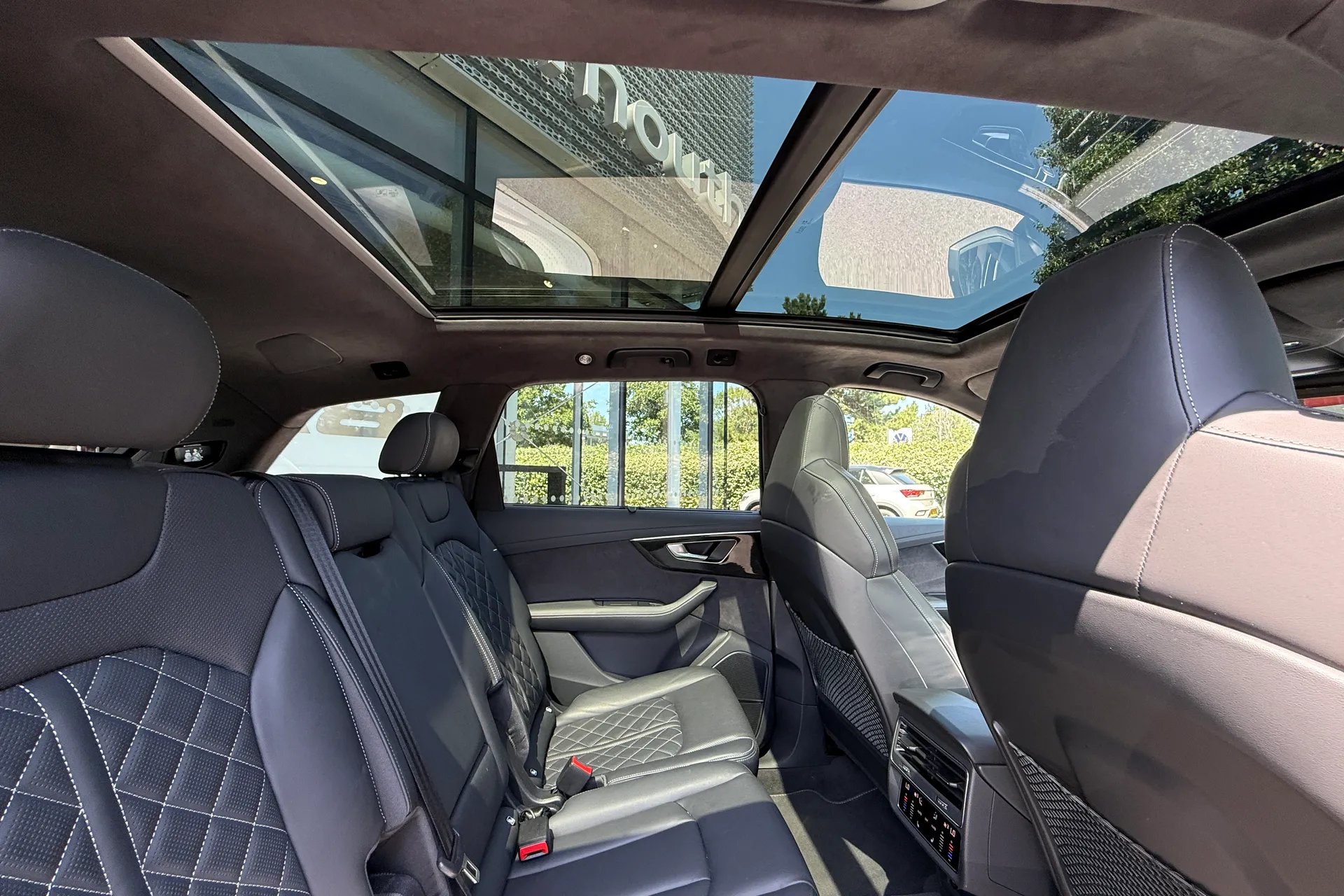 Audi Q7 thumbnail image number 45