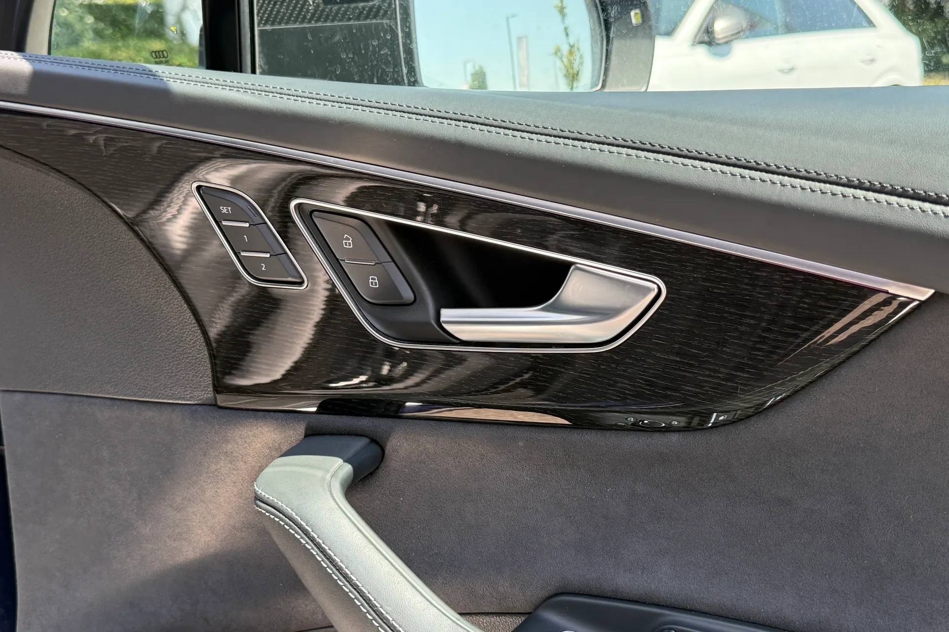 Audi Q7 thumbnail image number 33