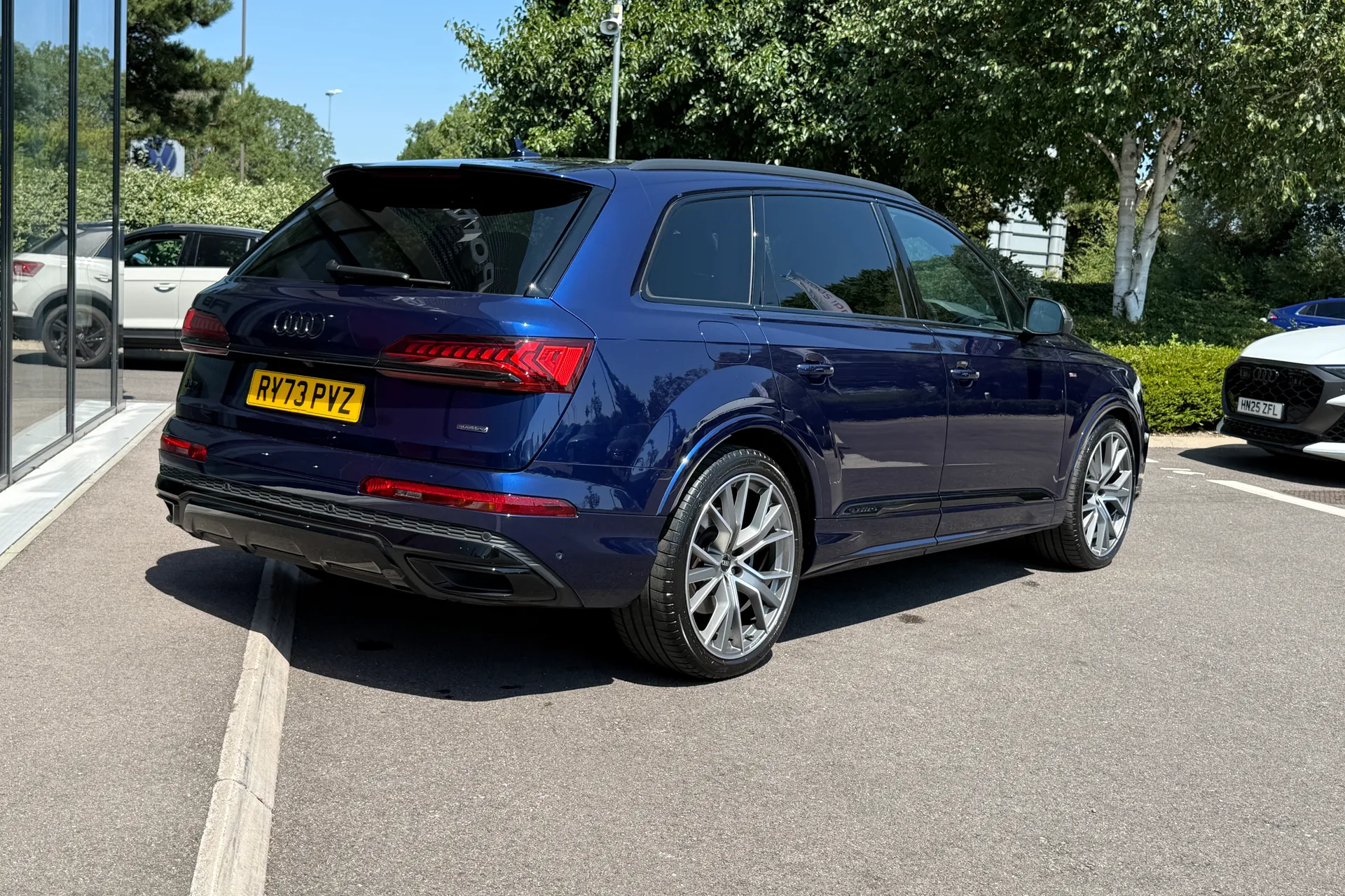 Audi Q7 thumbnail image number 28