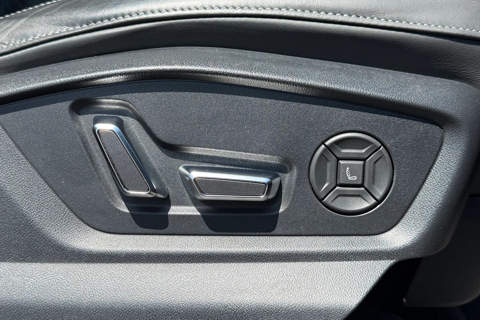 Audi Q7 thumbnail image number 29