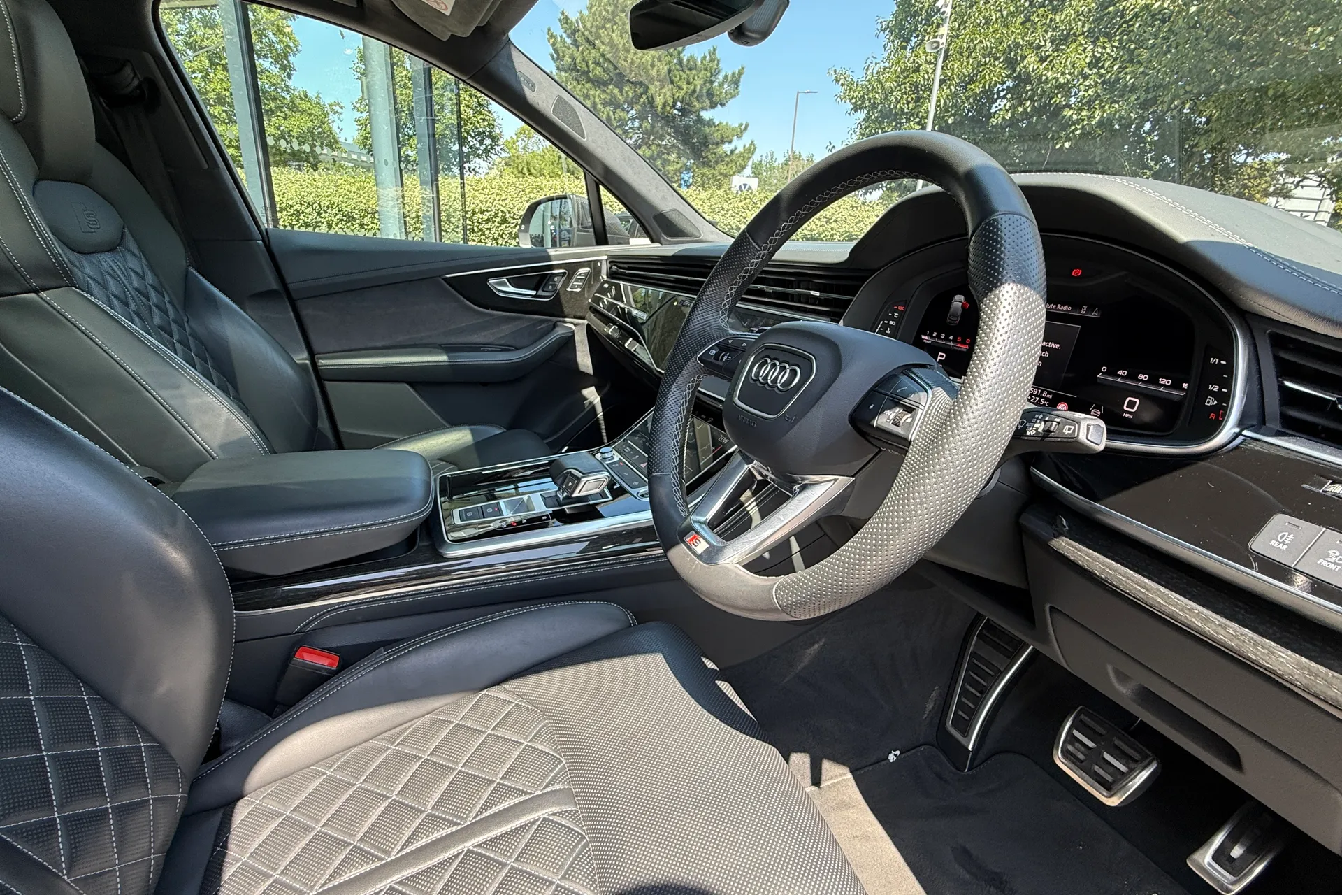 Audi Q7 thumbnail image number 17