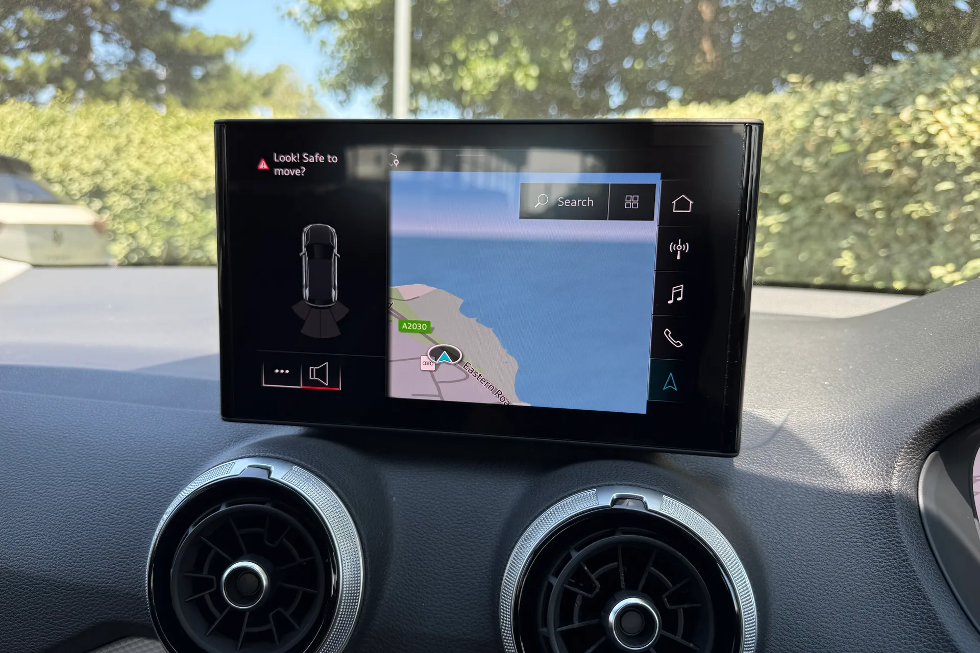 Audi Q2 thumbnail image number 26