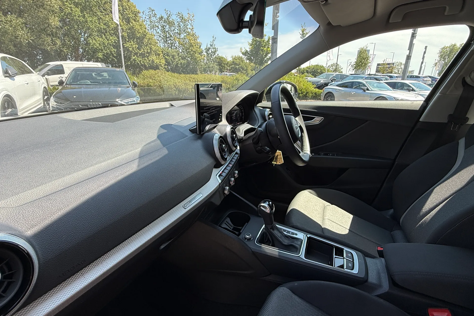 Audi Q2 thumbnail image number 20